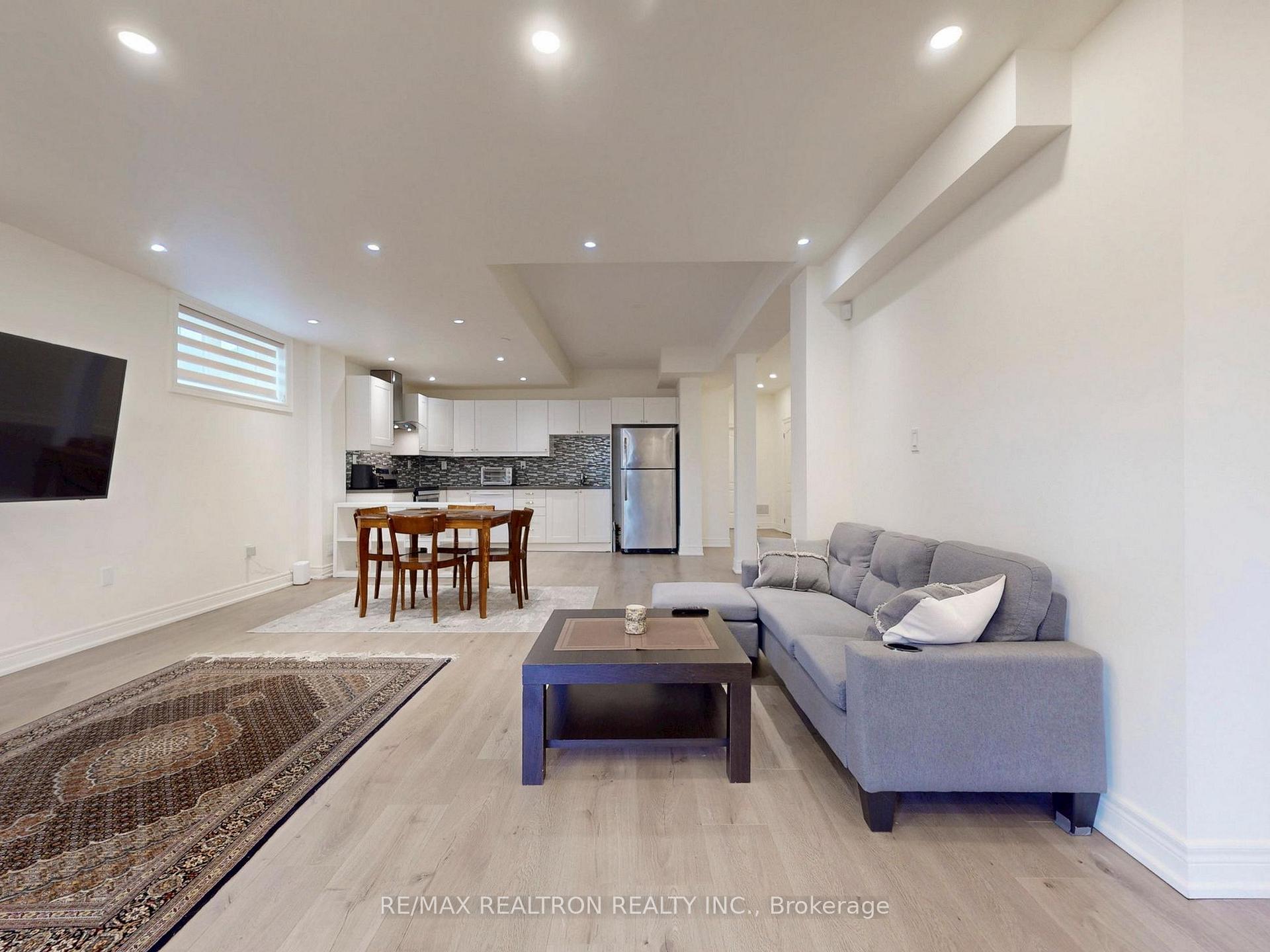 Photo 39 of 1 Conger Street, Vaughan, Patterson — HOMEH