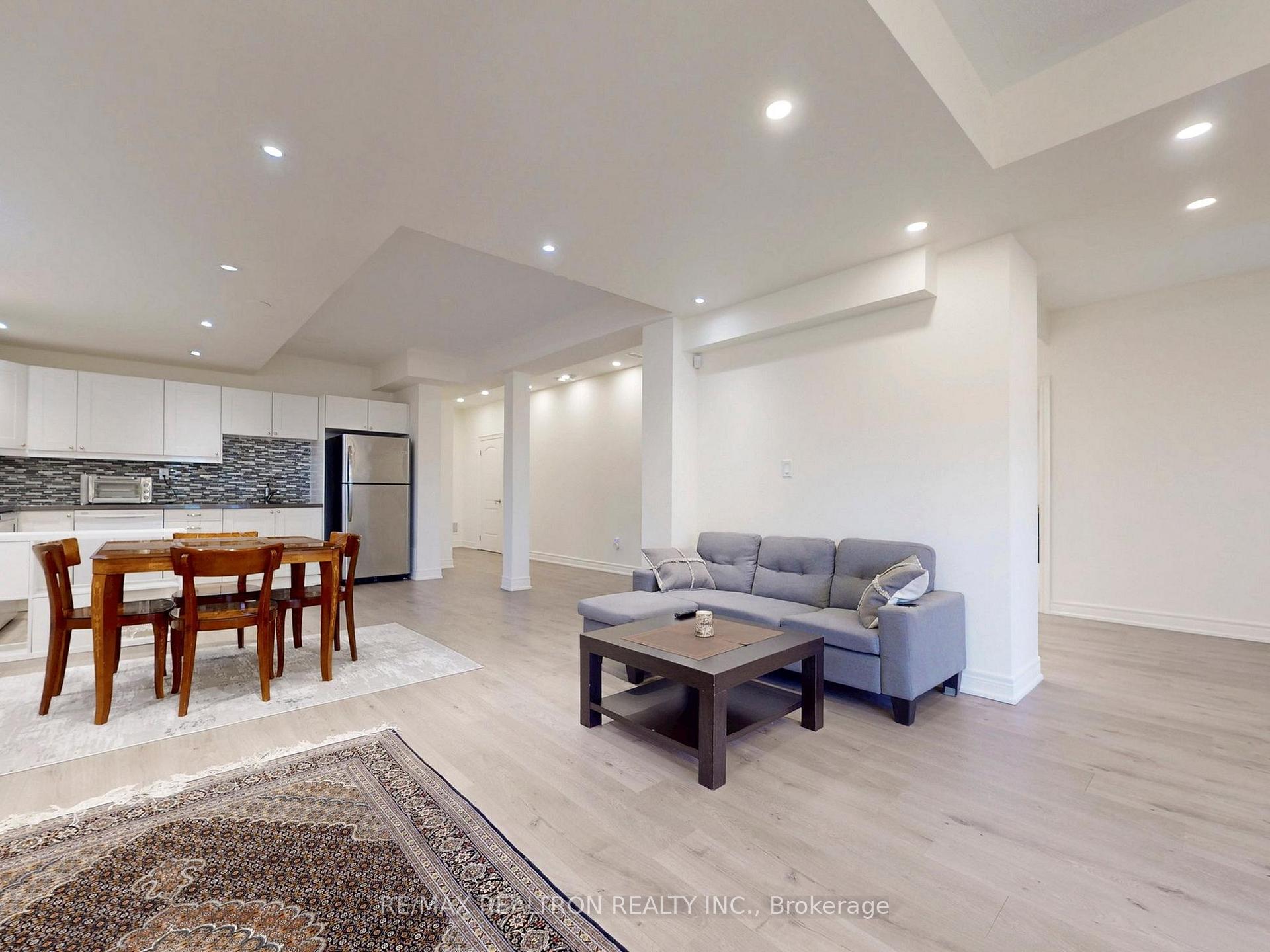 Photo 40 of 1 Conger Street, Vaughan, Patterson — HOMEH