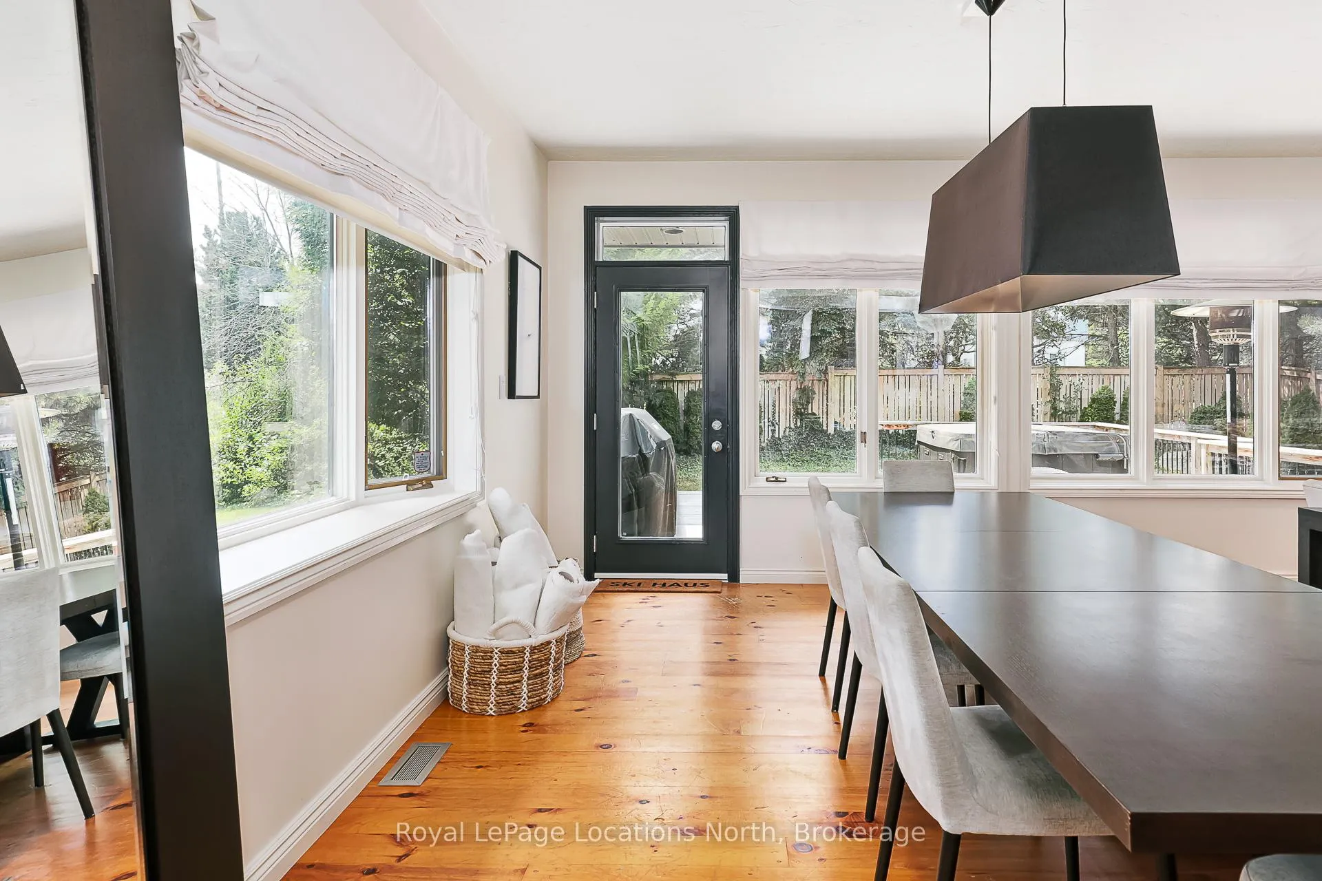 Photo 16 of 142 Brooker Boulevard, Blue Mountains — HOMEH