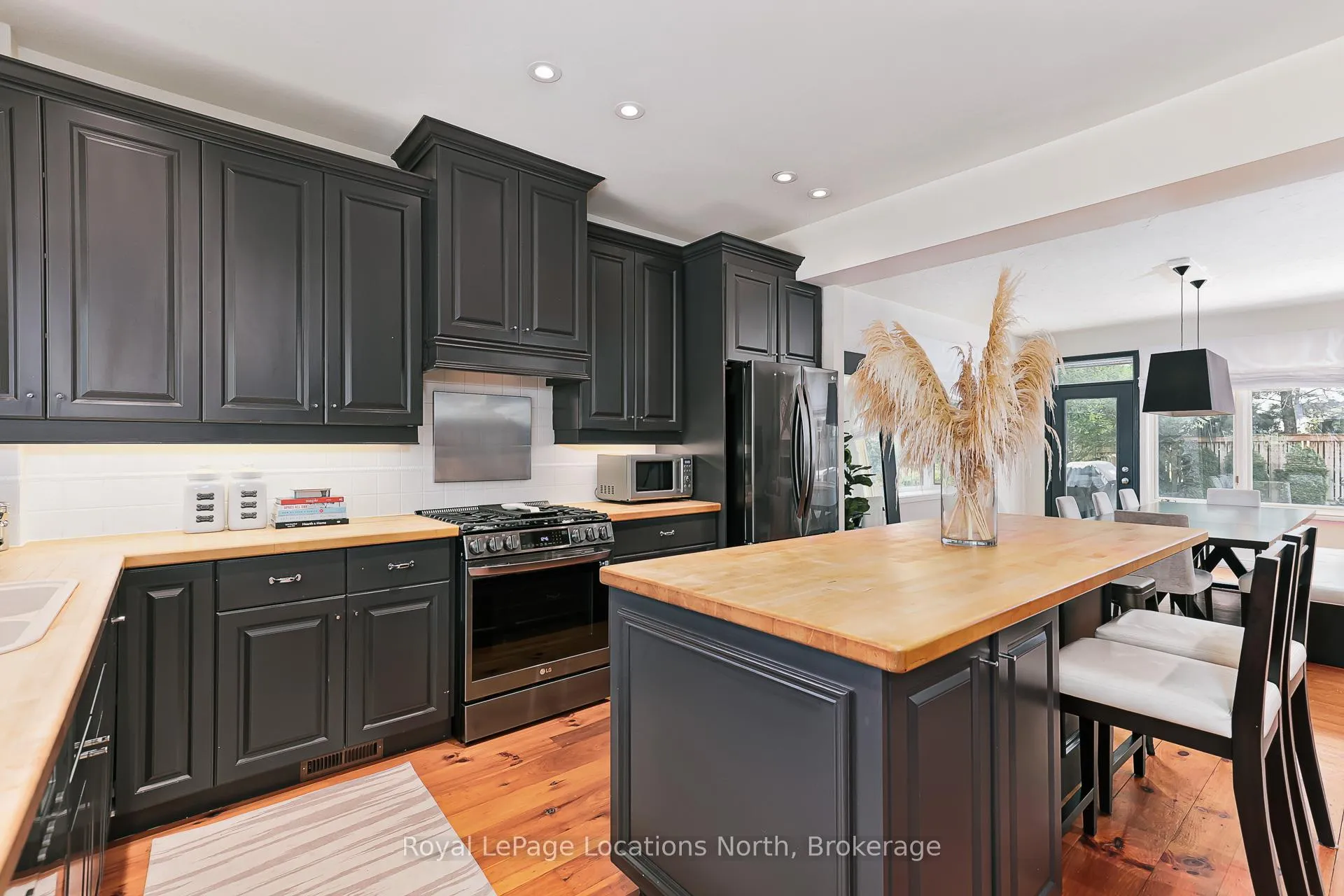 Photo 20 of 142 Brooker Boulevard, Blue Mountains — HOMEH