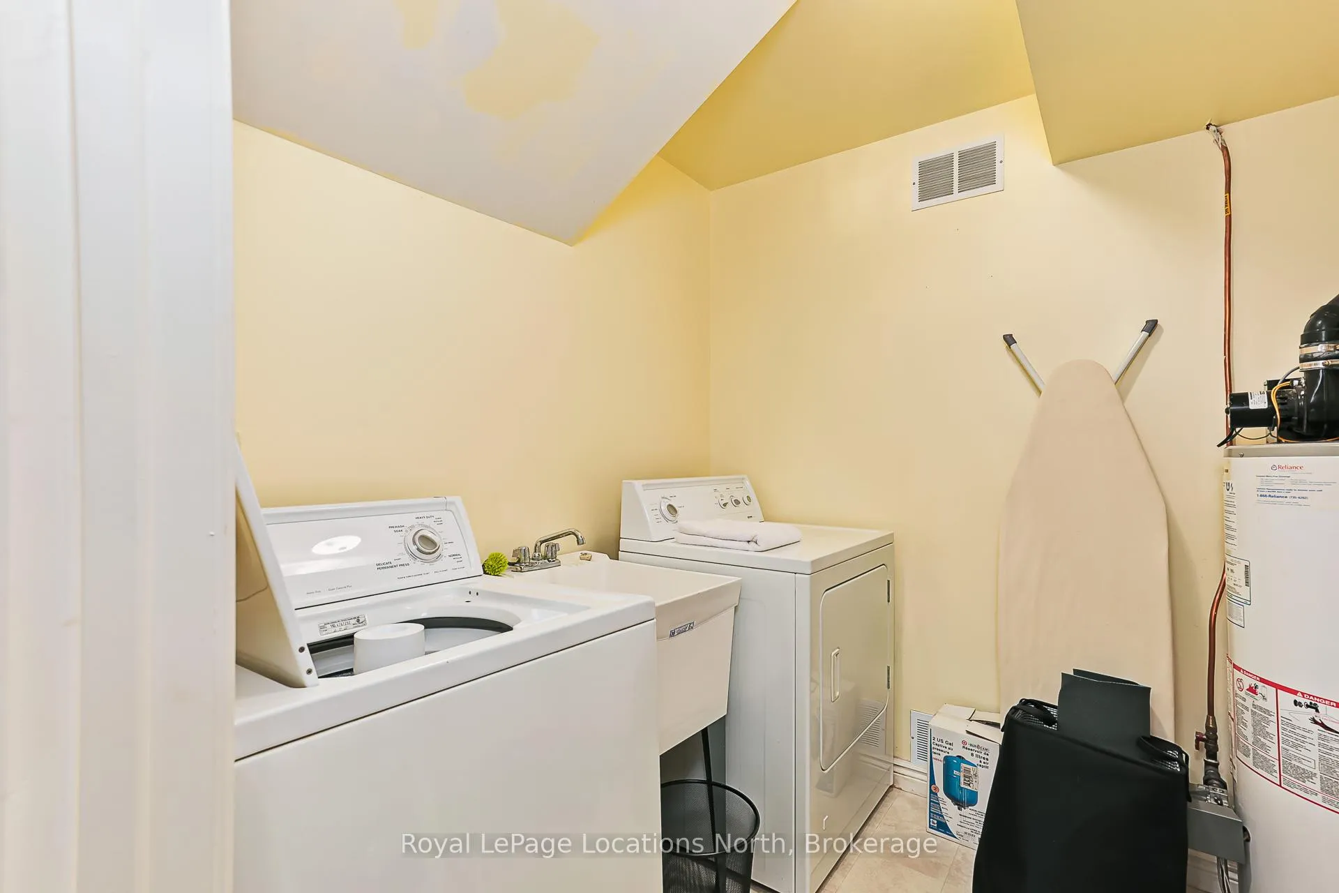 Photo 36 of 142 Brooker Boulevard, Blue Mountains — HOMEH