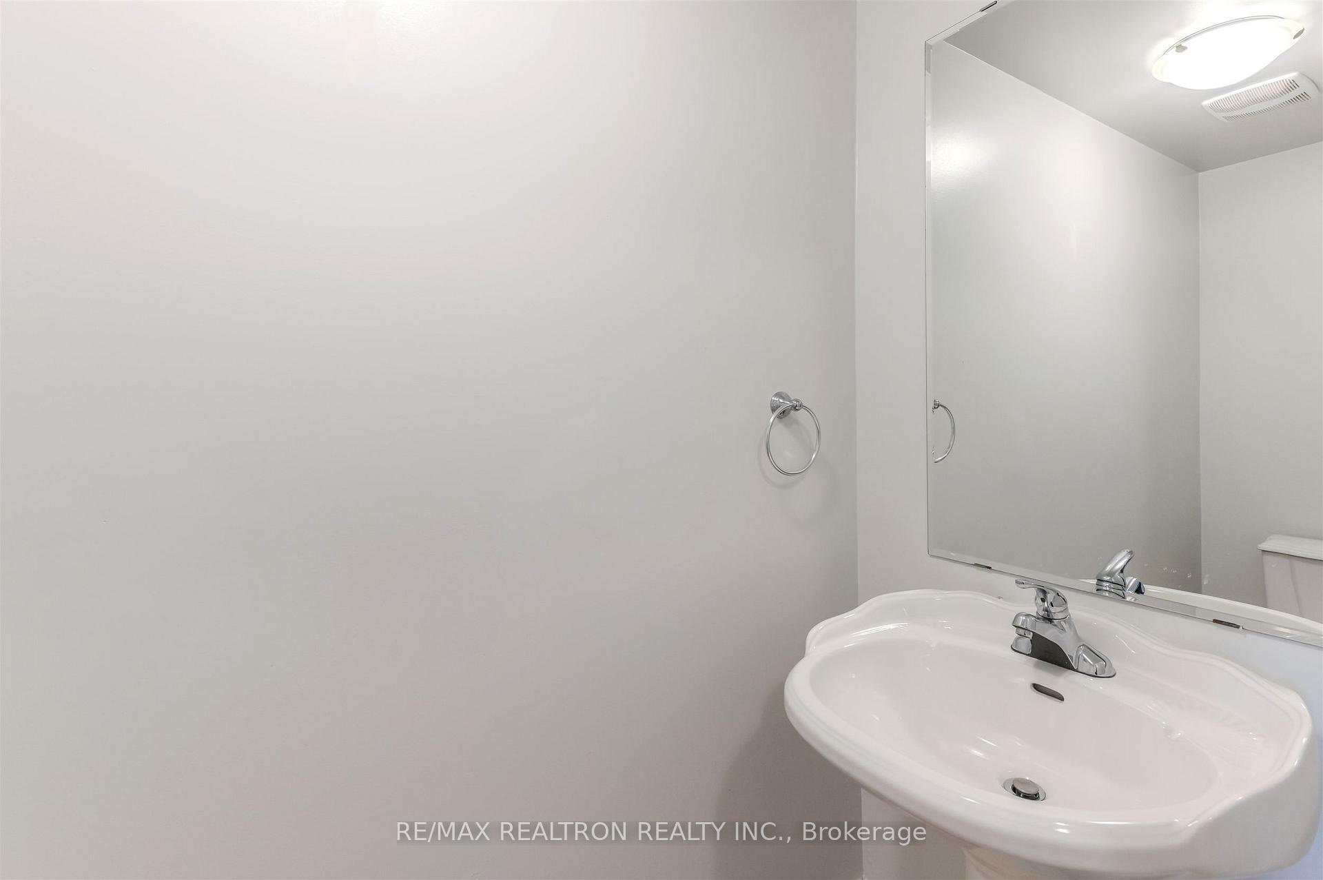 Photo 4 of 76 Argento Crescent, Vaughan, Vellore Village — HOMEH