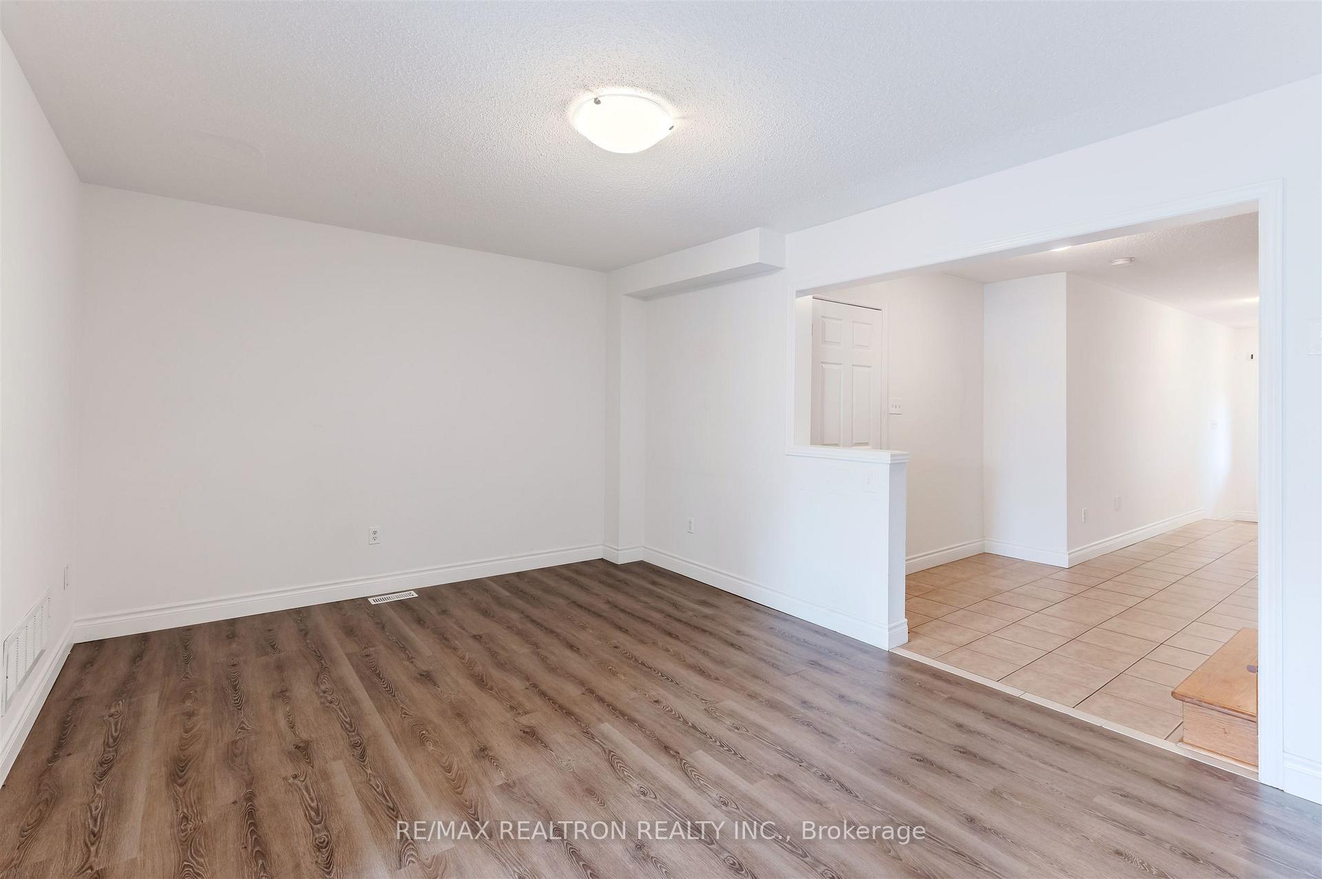 Photo 7 of 76 Argento Crescent, Vaughan, Vellore Village — HOMEH