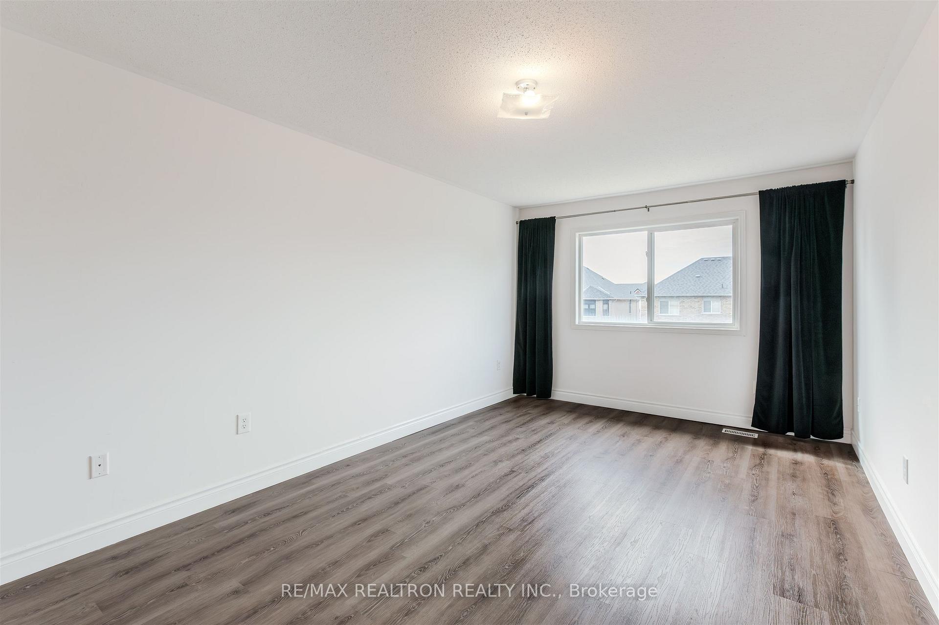 Photo 19 of 76 Argento Crescent, Vaughan, Vellore Village — HOMEH