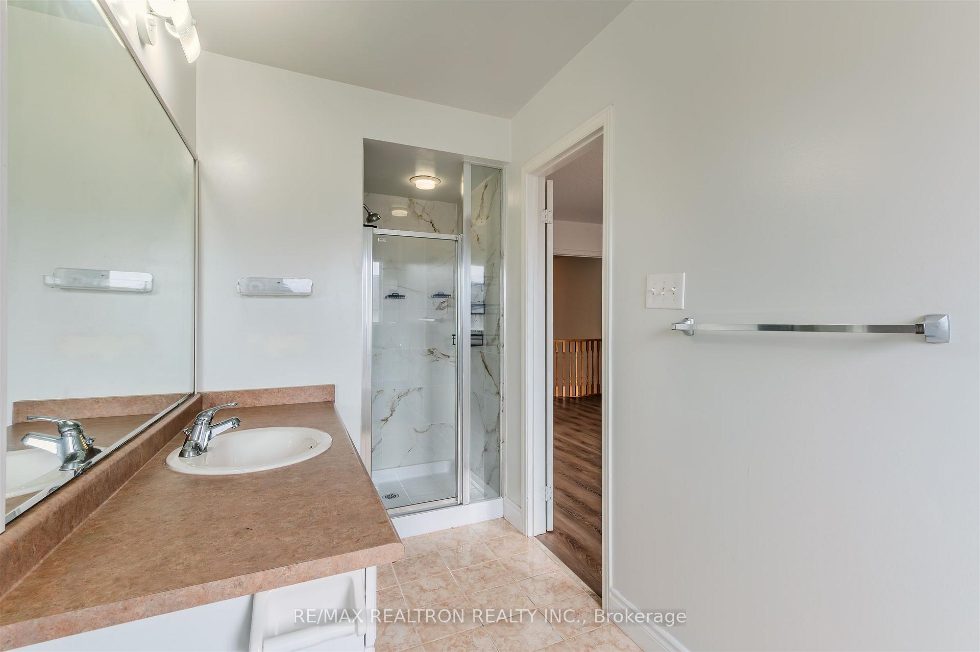 Photo 24 of 76 Argento Crescent, Vaughan, Vellore Village — HOMEH