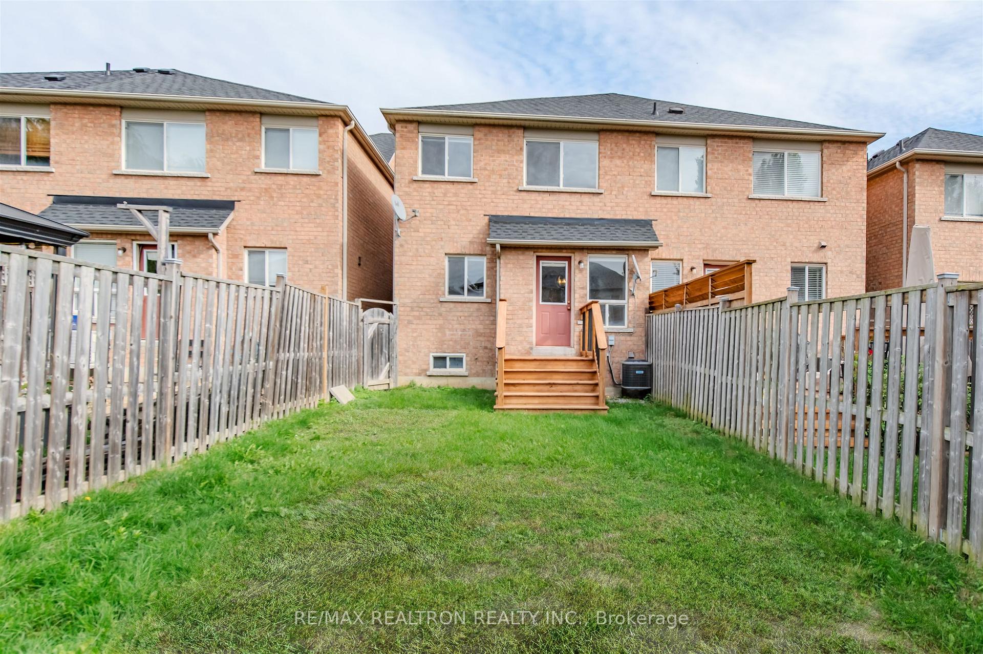 Photo 33 of 76 Argento Crescent, Vaughan, Vellore Village — HOMEH