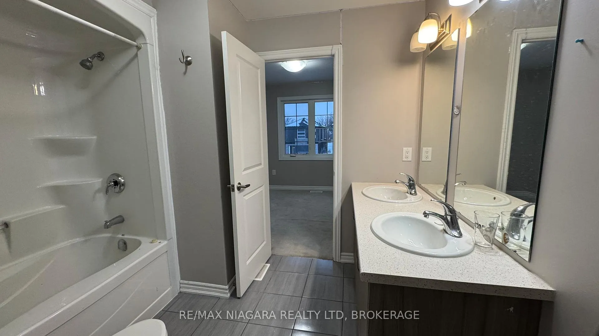 Photo 5 of 263 Louise Street, Welland, Lincoln/Crowland — HOMEH