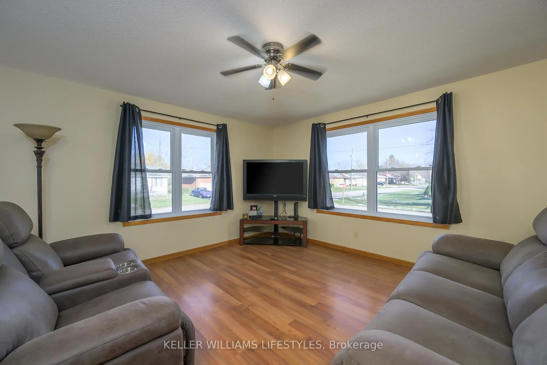 Photo 11 of 118 Main Street, West Elgin, West Lorne — HOMEH