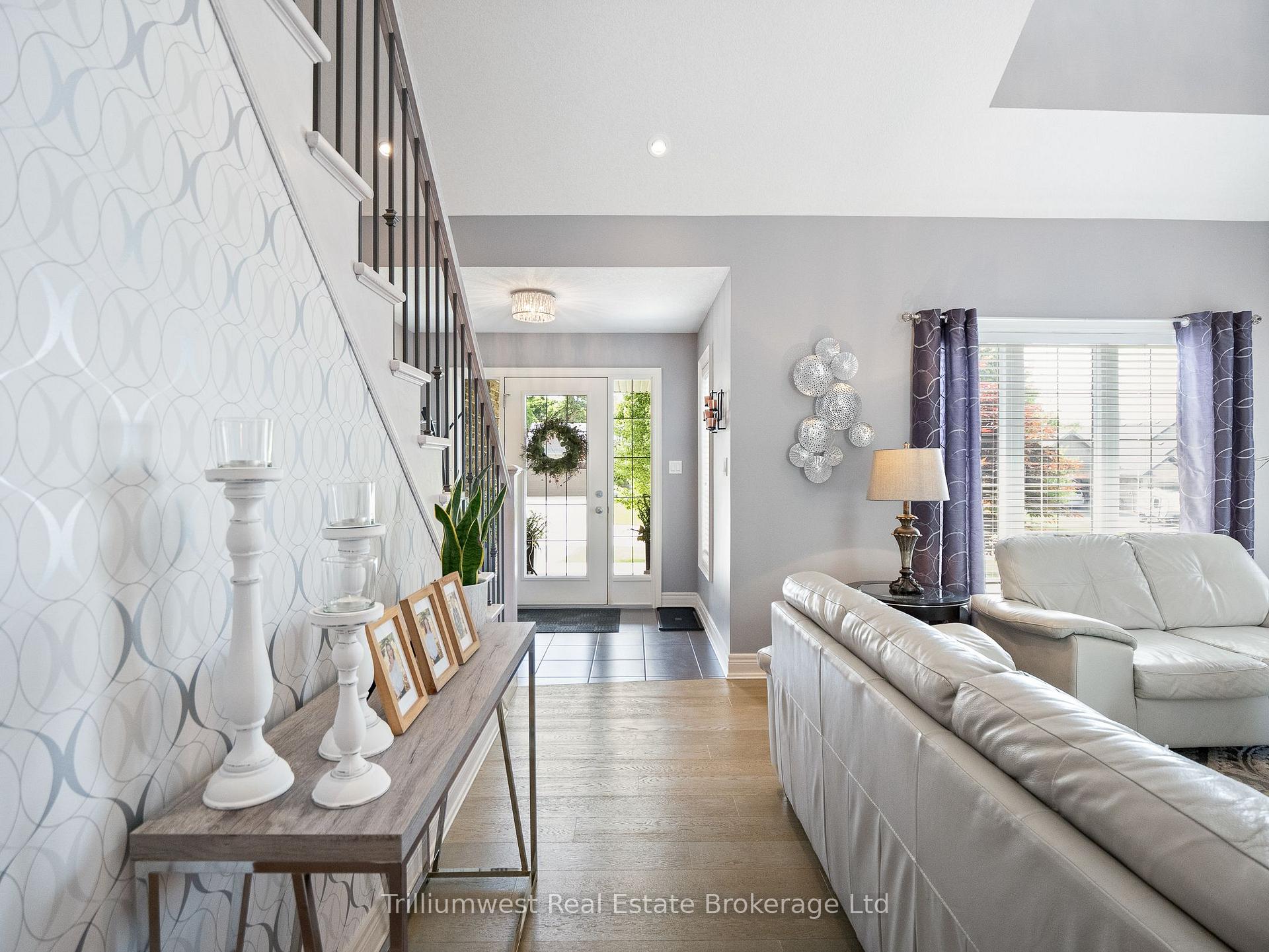 Photo 6 of 112 Ruby's Crescent, Wellington North, Mount Forest — HOMEH