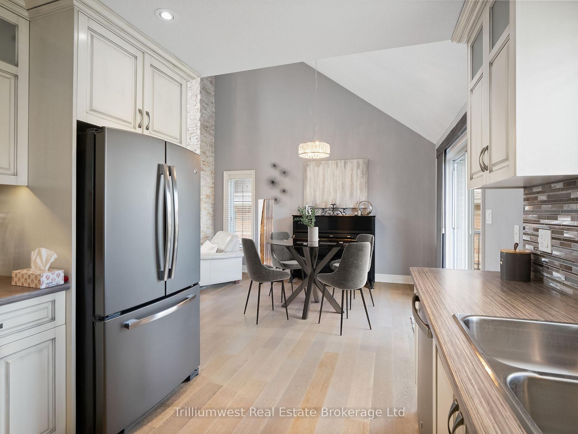 Photo 18 of 112 Ruby's Crescent, Wellington North, Mount Forest — HOMEH