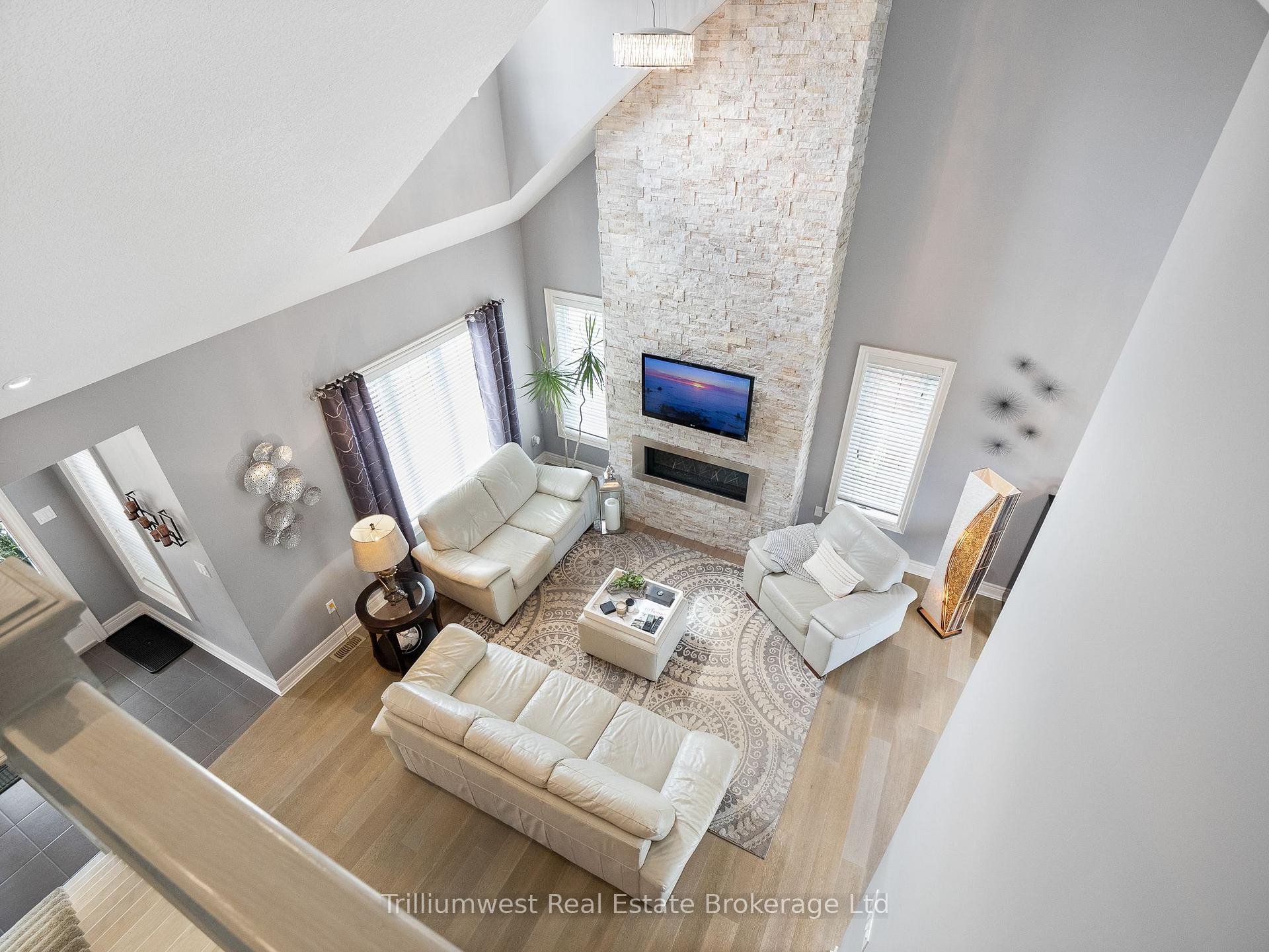 Photo 21 of 112 Ruby's Crescent, Wellington North, Mount Forest — HOMEH