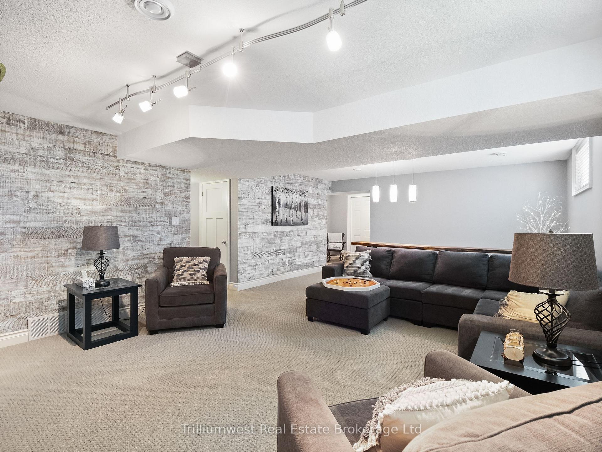 Photo 40 of 112 Ruby's Crescent, Wellington North, Mount Forest — HOMEH
