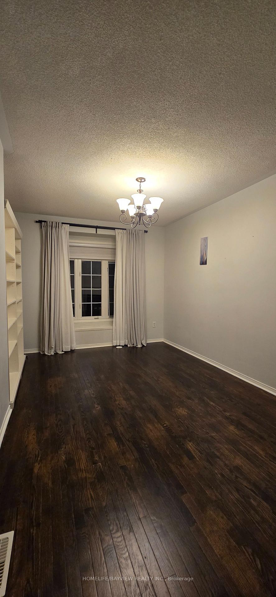 Photo 24 of 10 Lodgeway Drive, Vaughan, Rural Vaughan — HOMEH