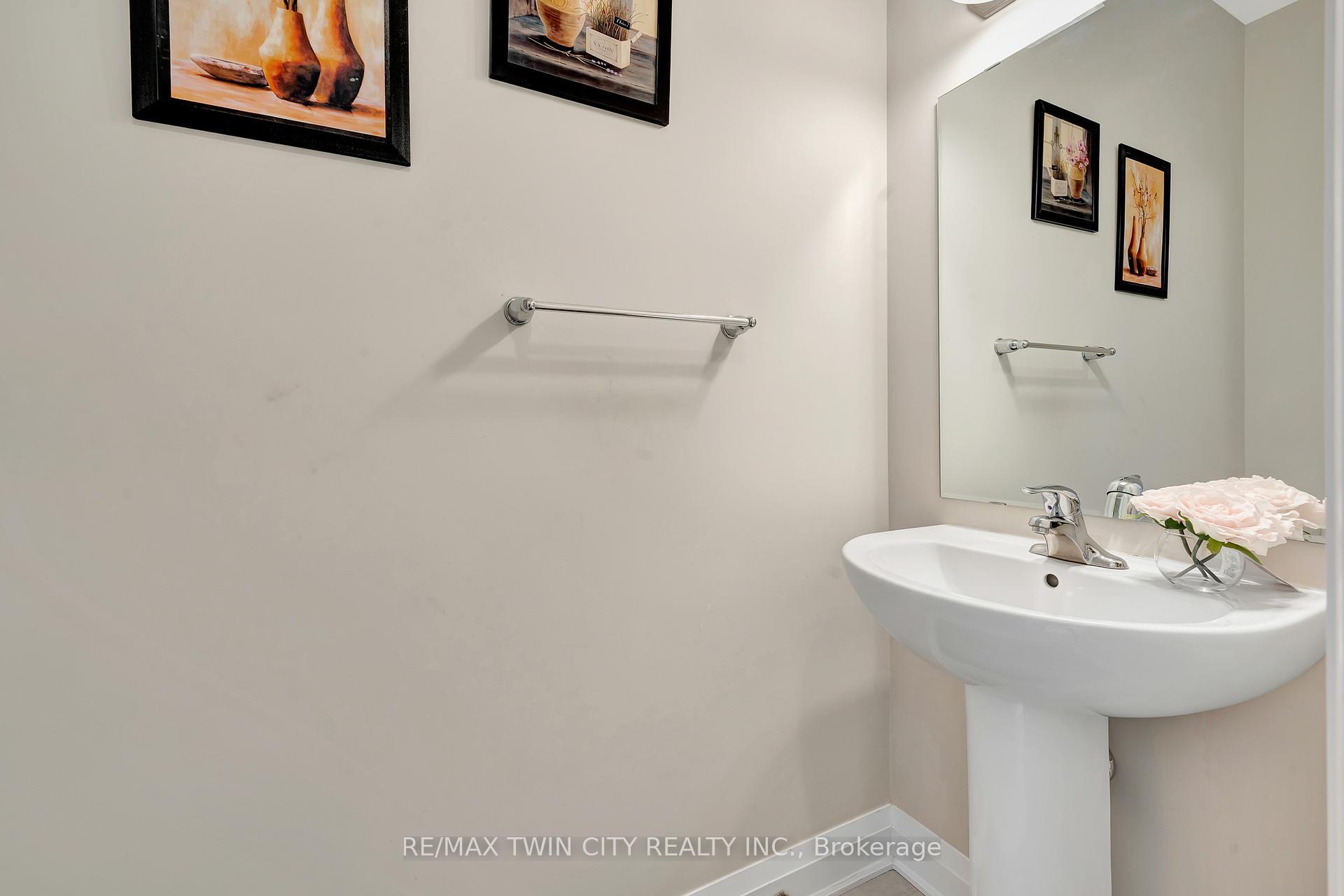 Photo 6 of 592 Mayapple Street, Waterloo, Columbia Forest — HOMEH