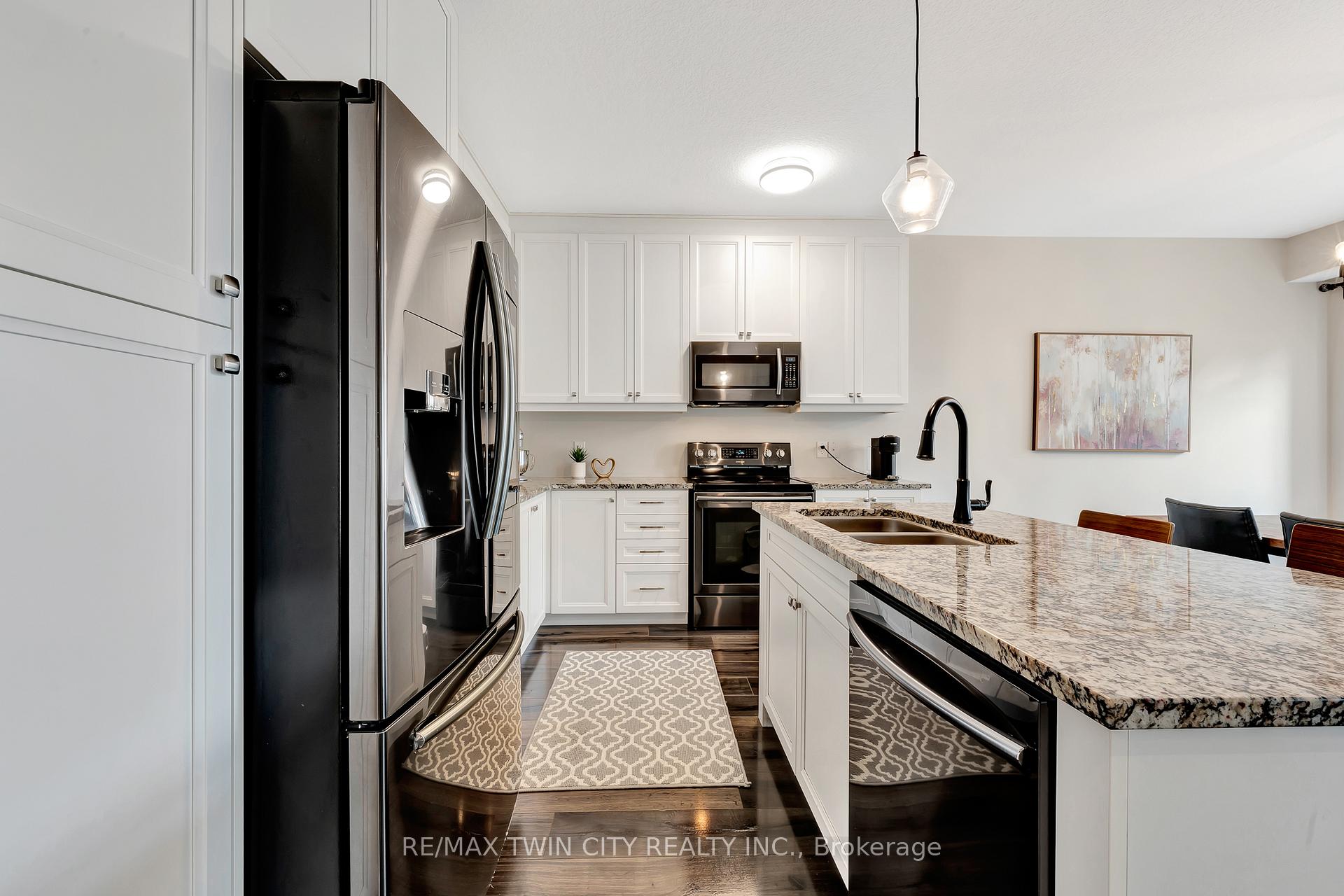 Photo 7 of 592 Mayapple Street, Waterloo, Columbia Forest — HOMEH
