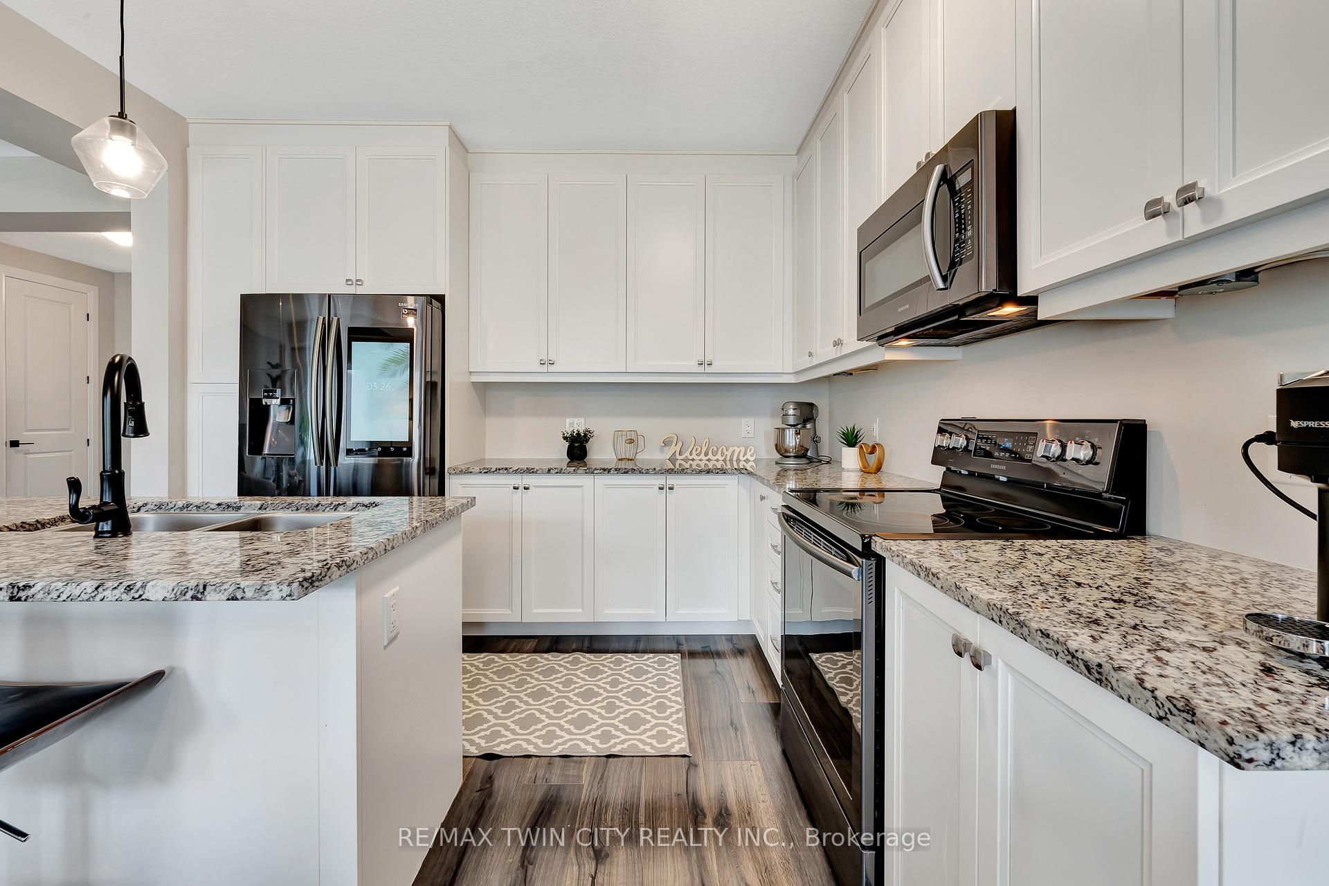 Photo 9 of 592 Mayapple Street, Waterloo, Columbia Forest — HOMEH