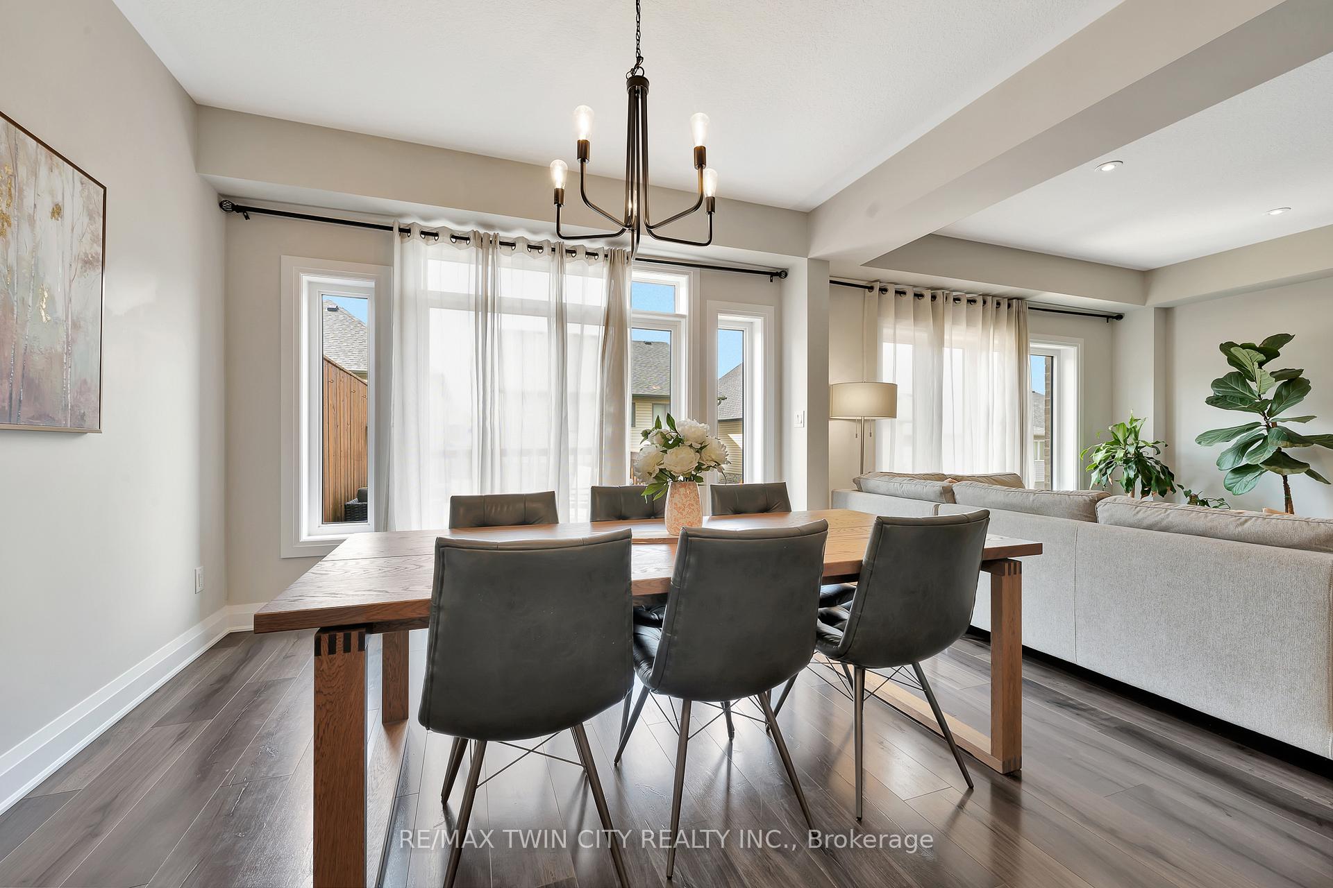 Photo 12 of 592 Mayapple Street, Waterloo, Columbia Forest — HOMEH