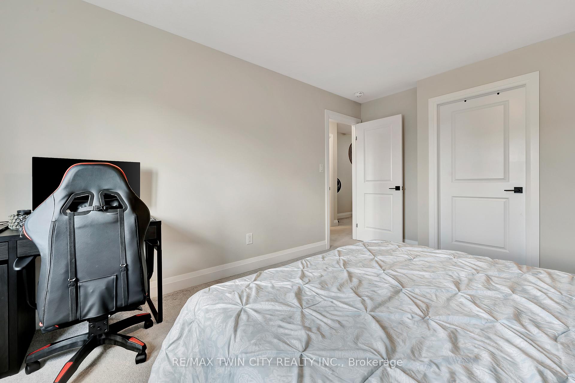 Photo 31 of 592 Mayapple Street, Waterloo, Columbia Forest — HOMEH