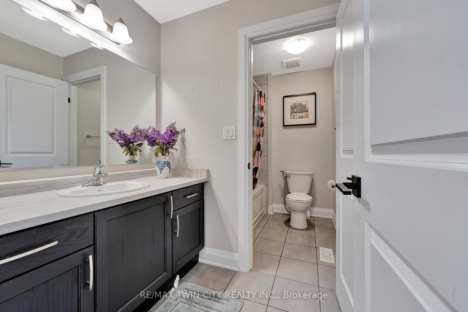 Photo 34 of 592 Mayapple Street, Waterloo, Columbia Forest — HOMEH