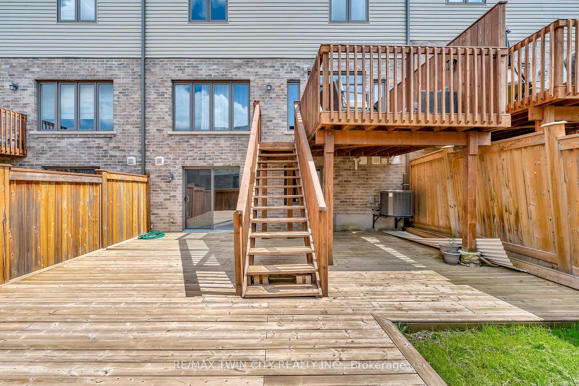 Photo 40 of 592 Mayapple Street, Waterloo, Columbia Forest — HOMEH