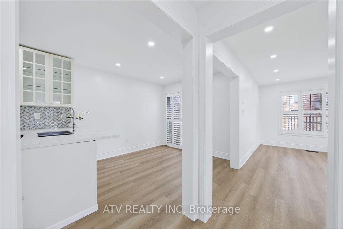 Photo 10 of 125 David Todd Avenue, Vaughan, Sonoma Heights — HOMEH