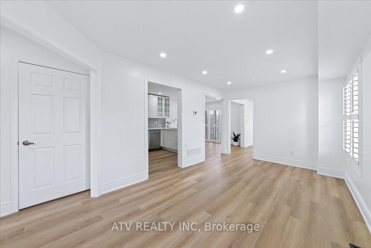 Photo 16 of 125 David Todd Avenue, Vaughan, Sonoma Heights — HOMEH