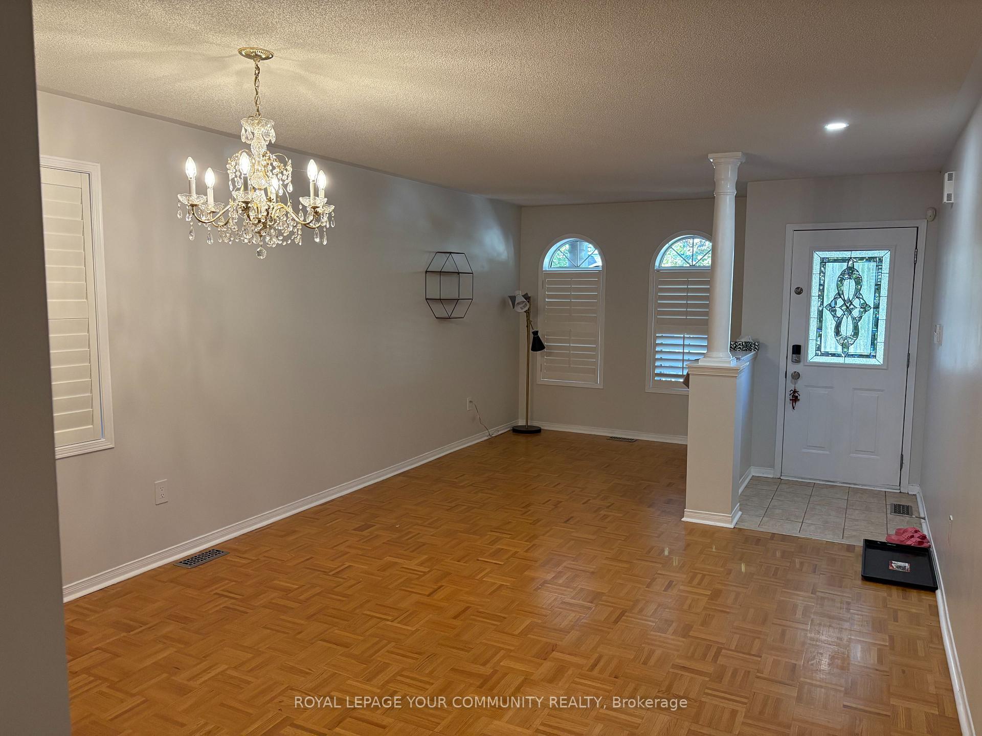 Photo 5 of 146 Hollywood Hill Circle, Vaughan, Vellore Village — HOMEH