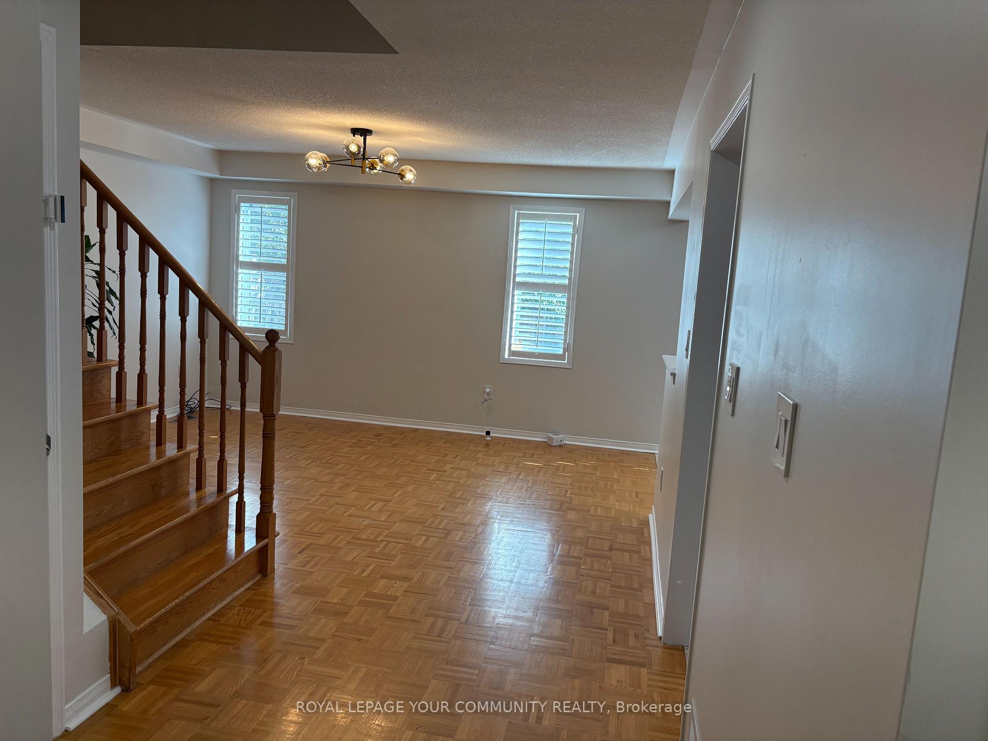 Photo 6 of 146 Hollywood Hill Circle, Vaughan, Vellore Village — HOMEH