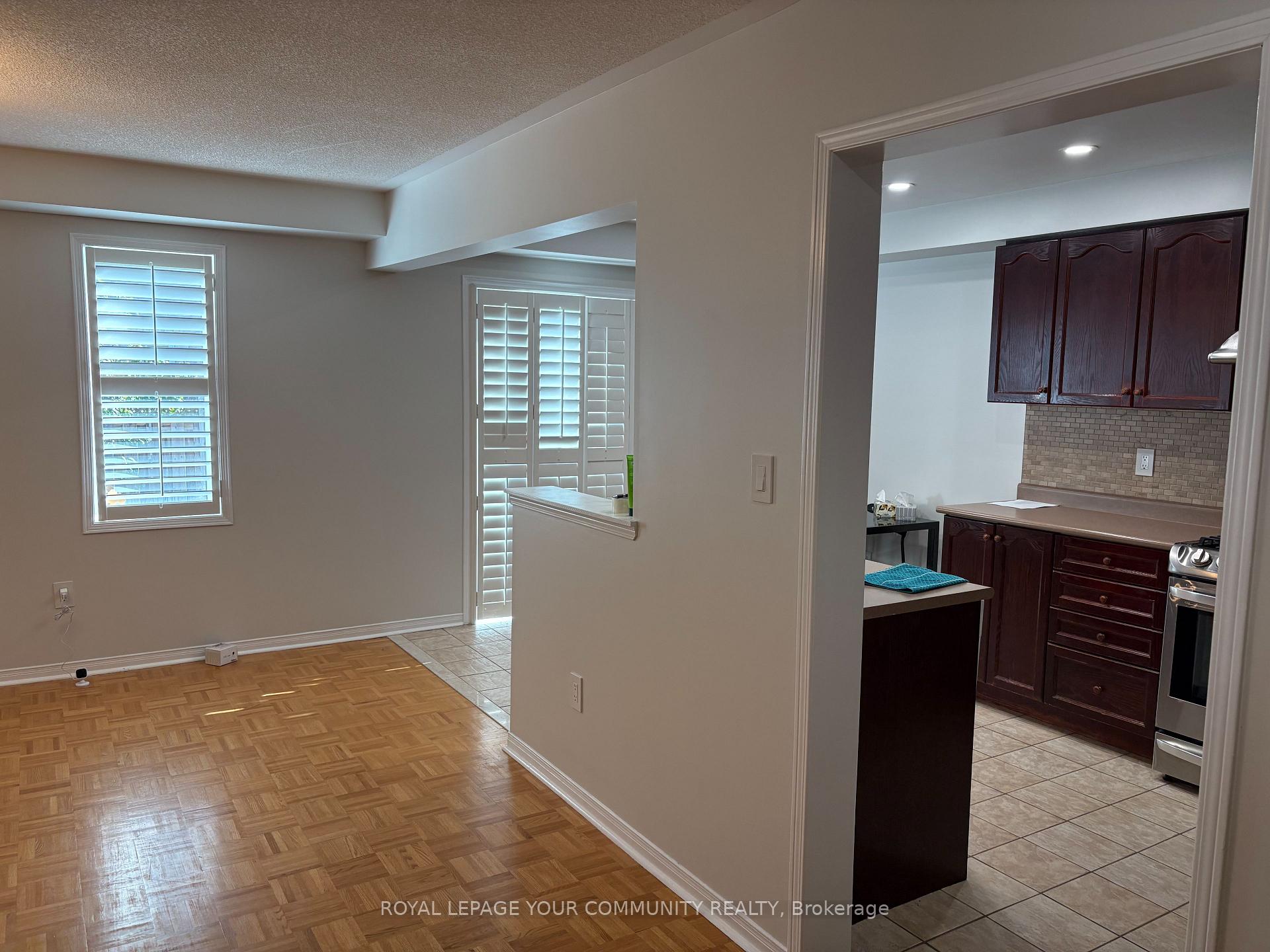Photo 8 of 146 Hollywood Hill Circle, Vaughan, Vellore Village — HOMEH