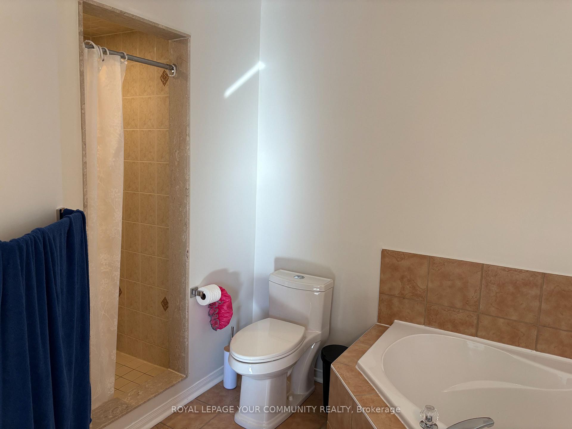Photo 18 of 146 Hollywood Hill Circle, Vaughan, Vellore Village — HOMEH