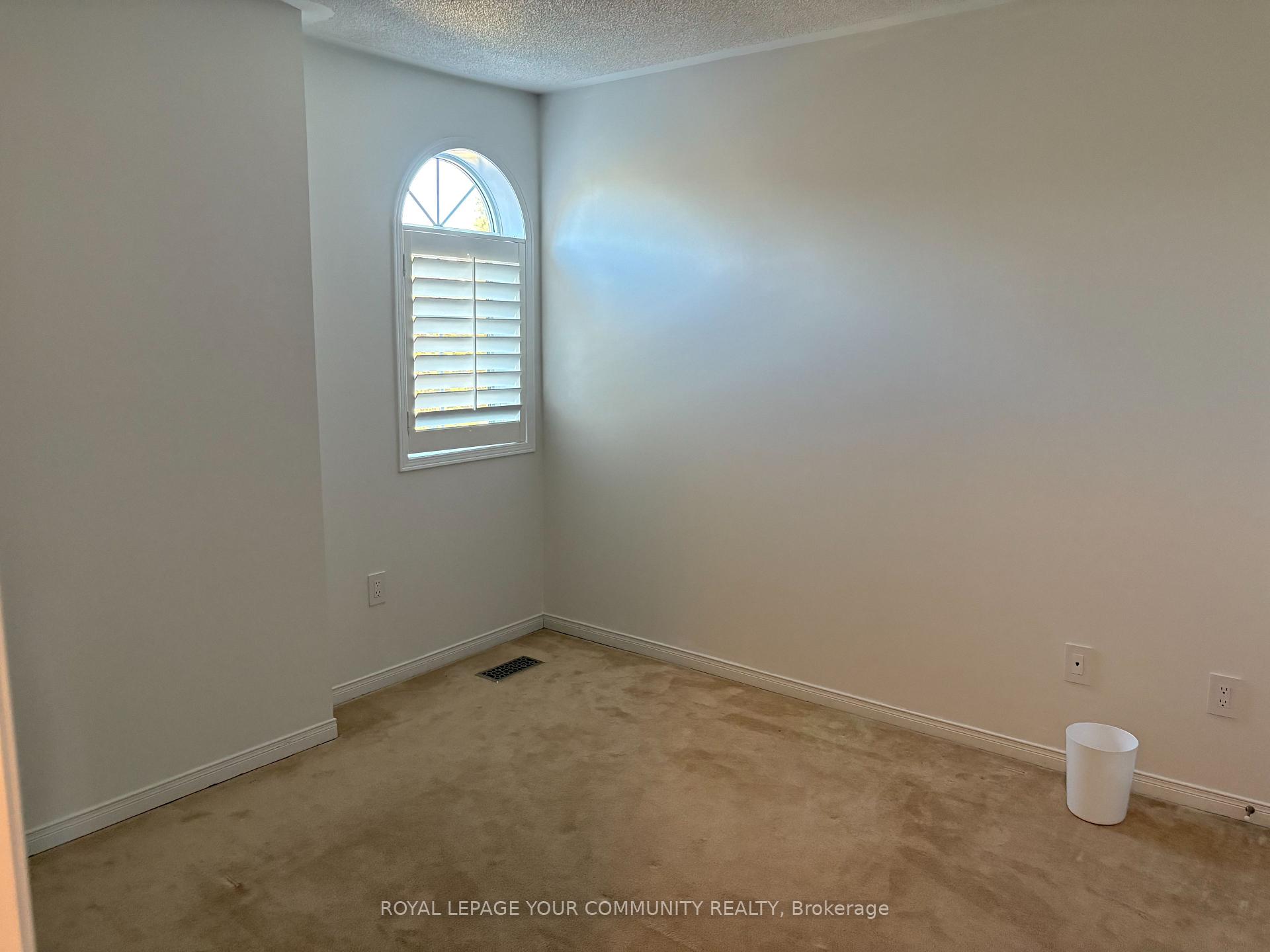 Photo 21 of 146 Hollywood Hill Circle, Vaughan, Vellore Village — HOMEH
