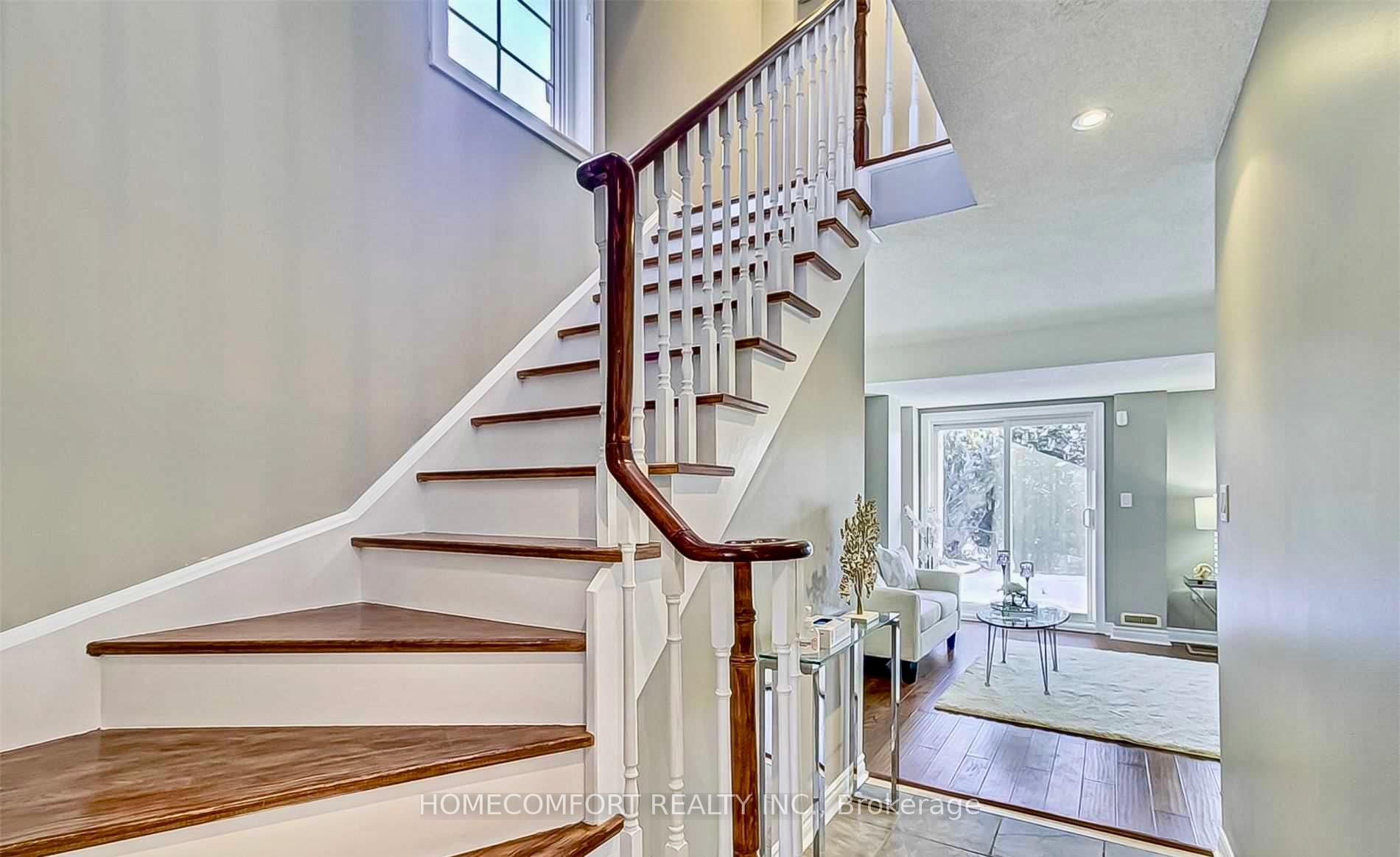 Photo 10 of 38 Burgon Place, Aurora, Aurora Village — HOMEH