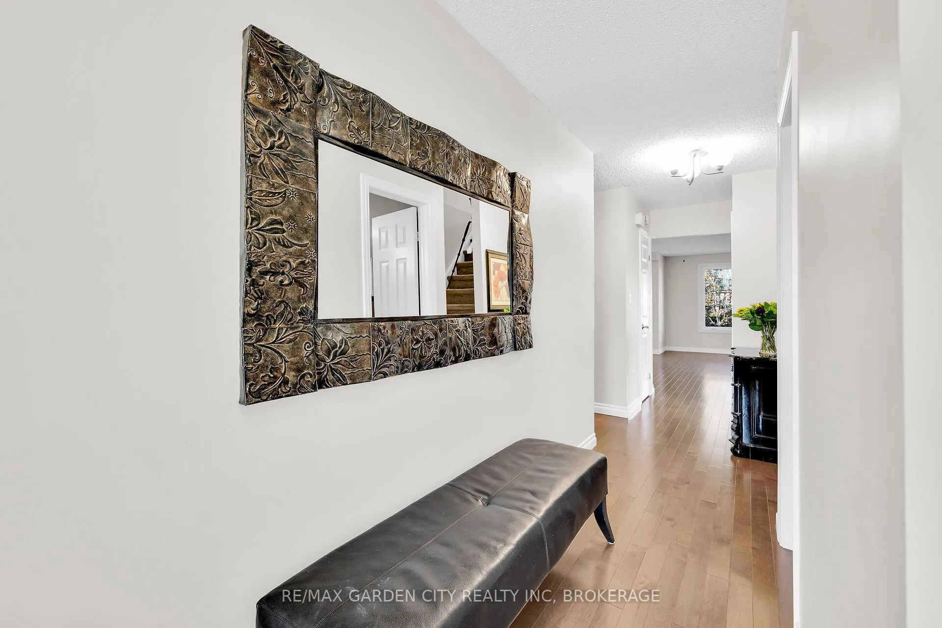 Photo 3 of 82 Terrace Avenue, Welland, Broadway — HOMEH