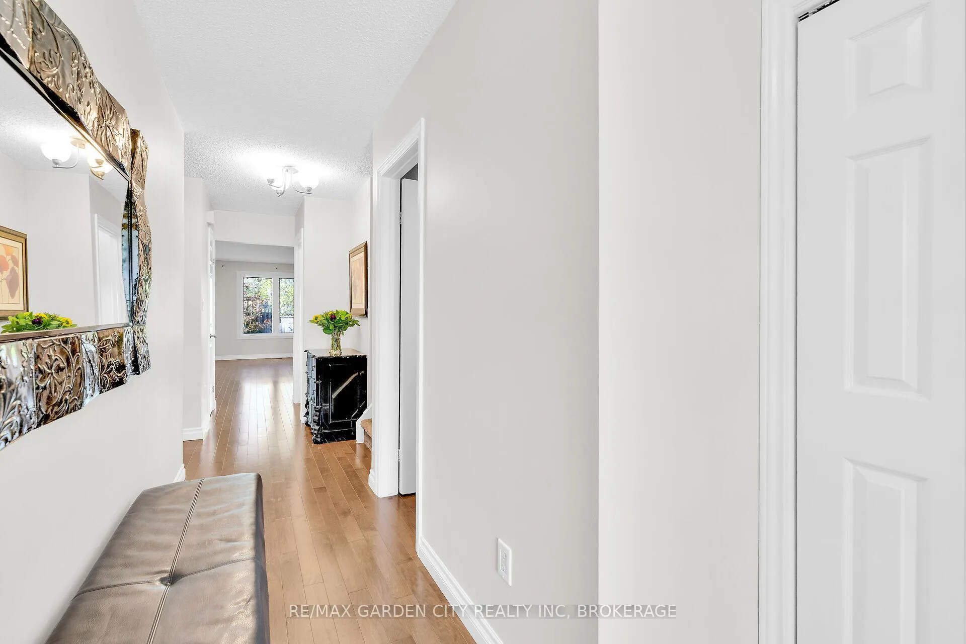 Photo 4 of 82 Terrace Avenue, Welland, Broadway — HOMEH