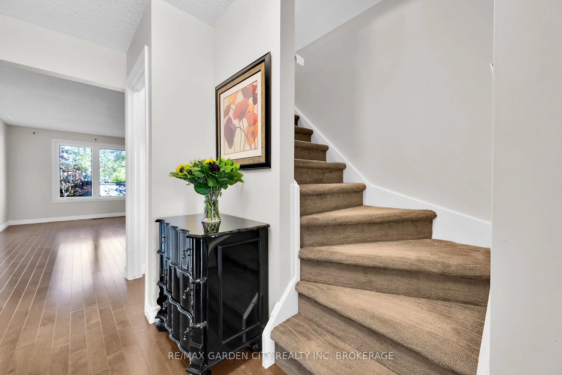 Photo 20 of 82 Terrace Avenue, Welland, Broadway — HOMEH
