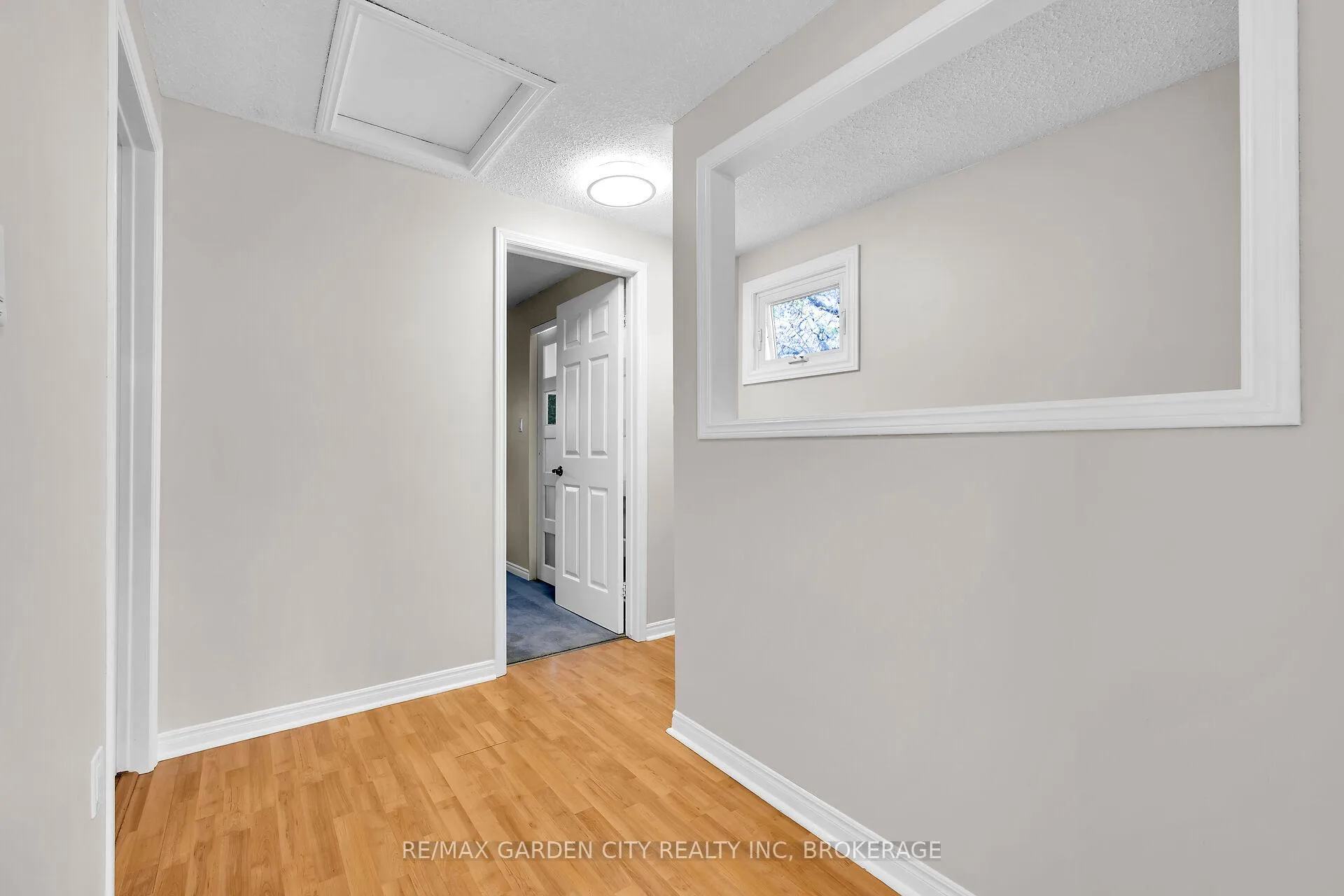 Photo 21 of 82 Terrace Avenue, Welland, Broadway — HOMEH