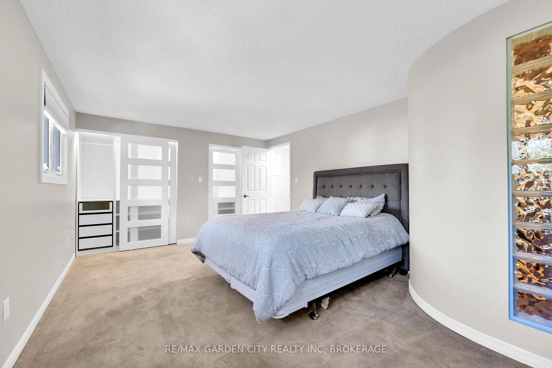 Photo 22 of 82 Terrace Avenue, Welland, Broadway — HOMEH