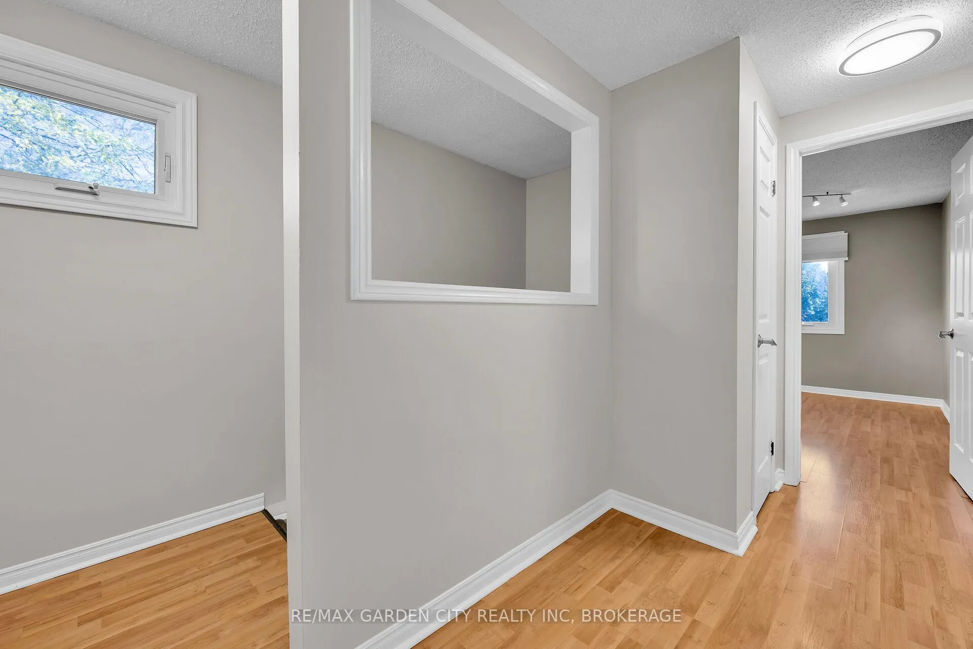 Photo 32 of 82 Terrace Avenue, Welland, Broadway — HOMEH