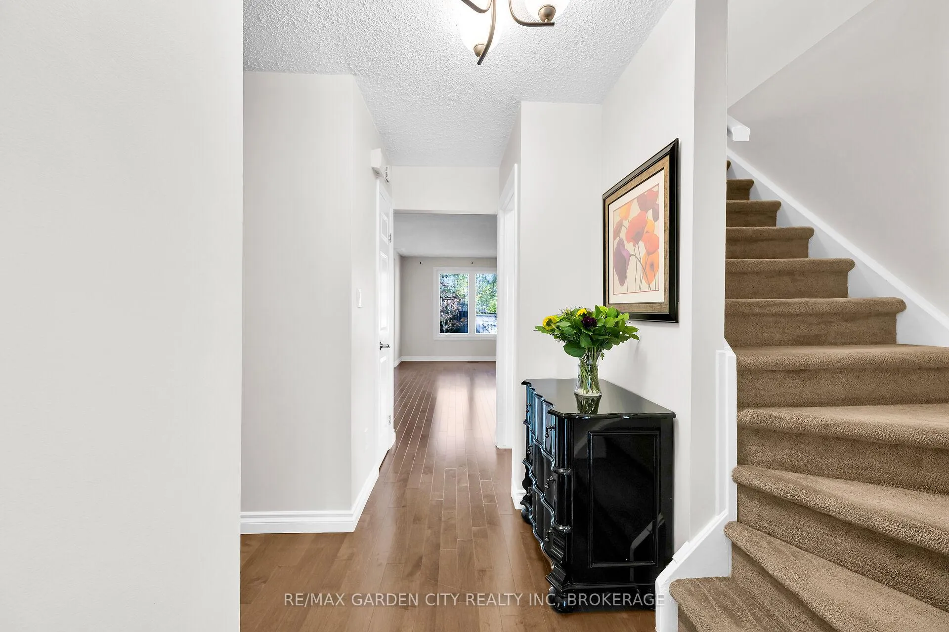 Photo 33 of 82 Terrace Avenue, Welland, Broadway — HOMEH