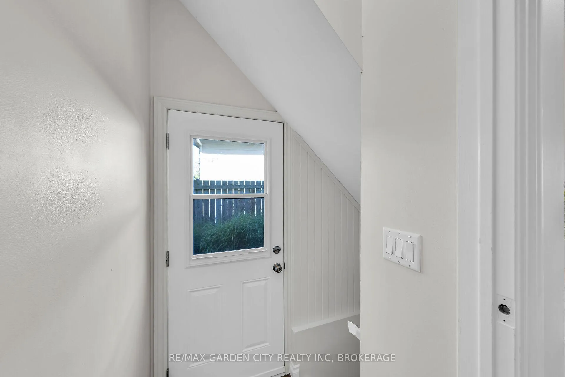 Photo 34 of 82 Terrace Avenue, Welland, Broadway — HOMEH