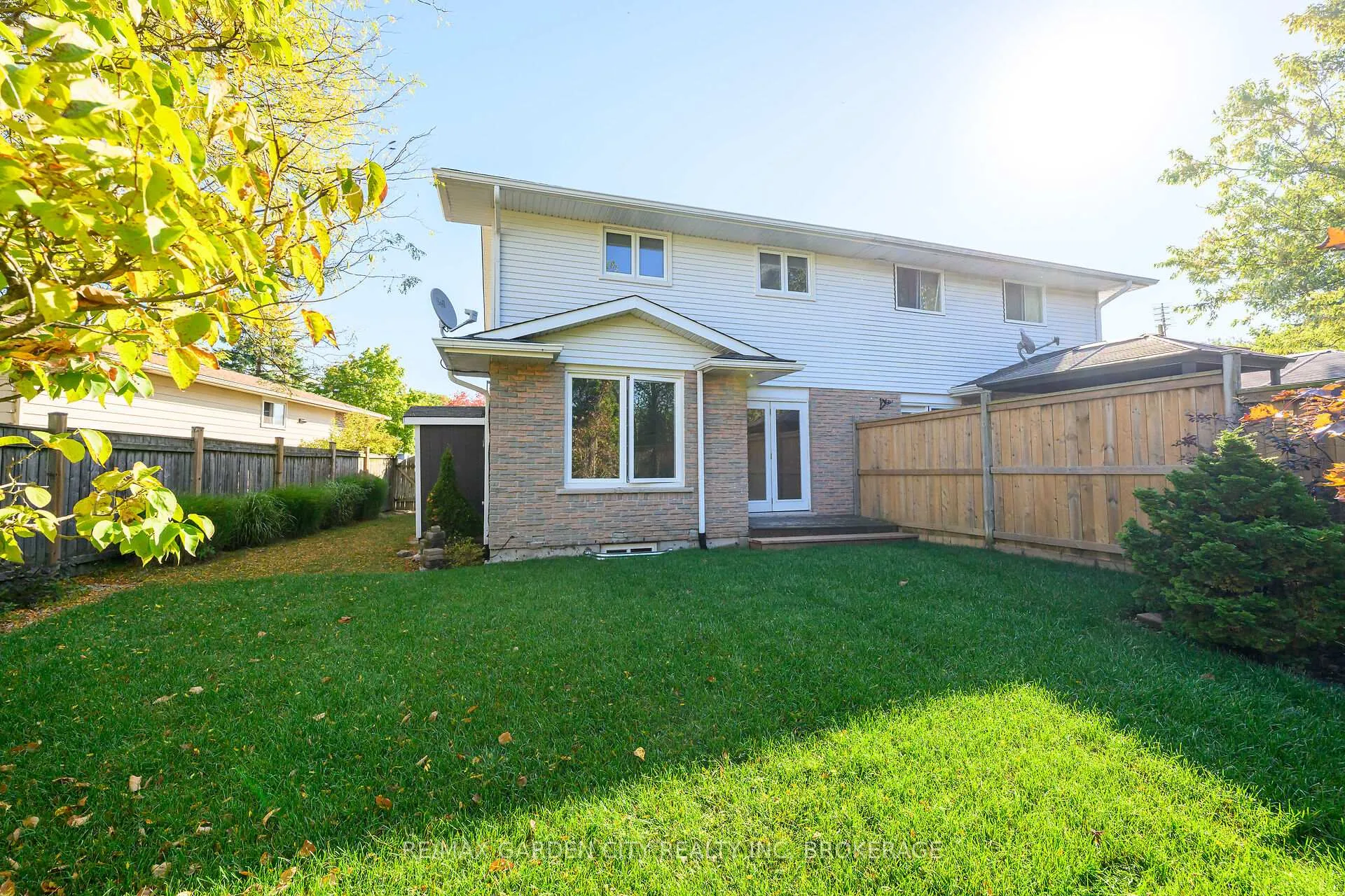 Photo 40 of 82 Terrace Avenue, Welland, Broadway — HOMEH