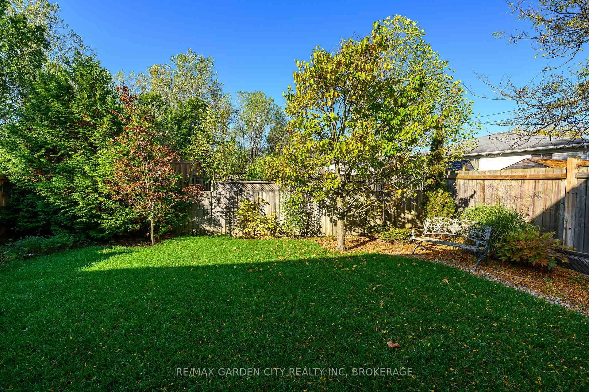Photo 42 of 82 Terrace Avenue, Welland, Broadway — HOMEH