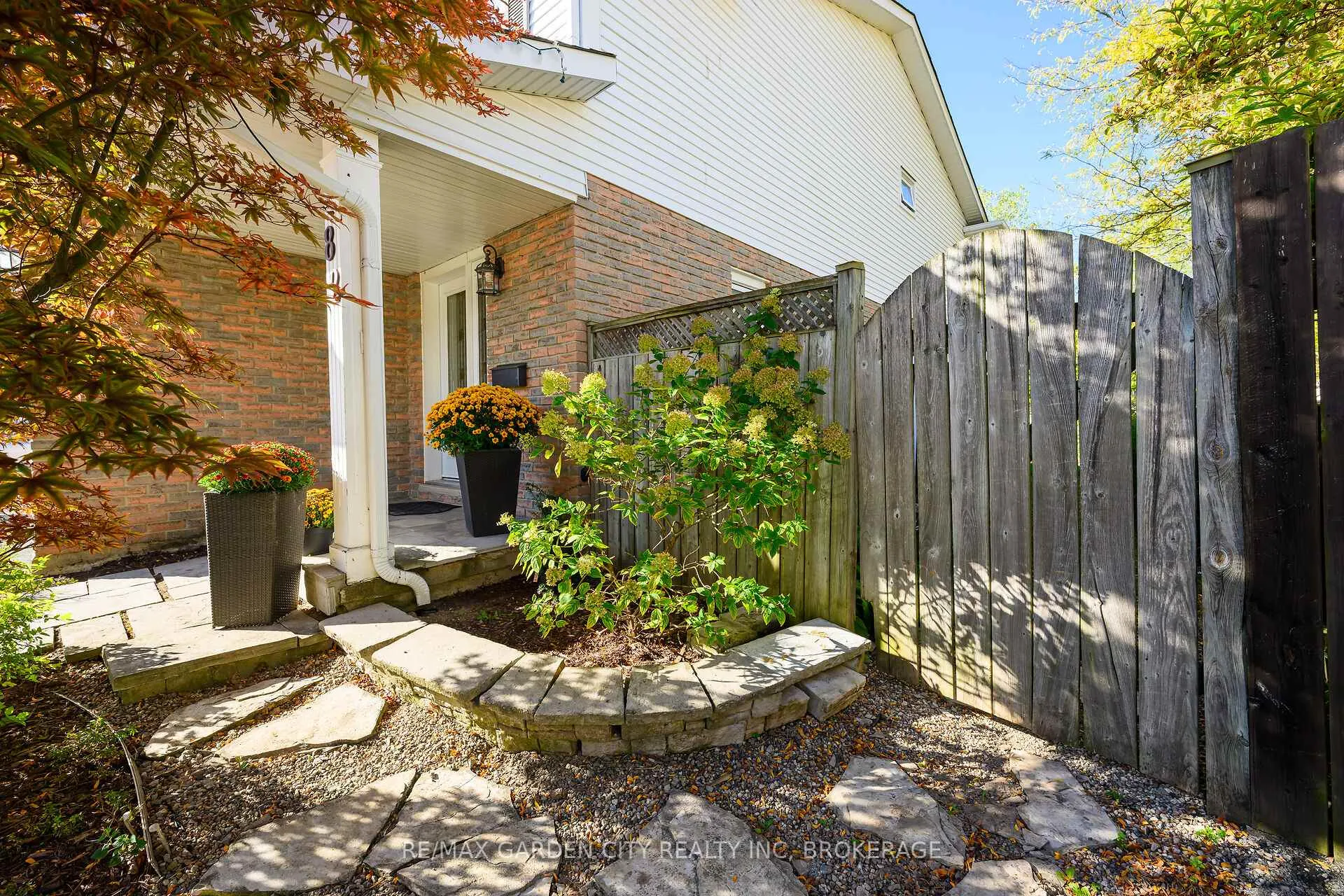 Photo 45 of 82 Terrace Avenue, Welland, Broadway — HOMEH