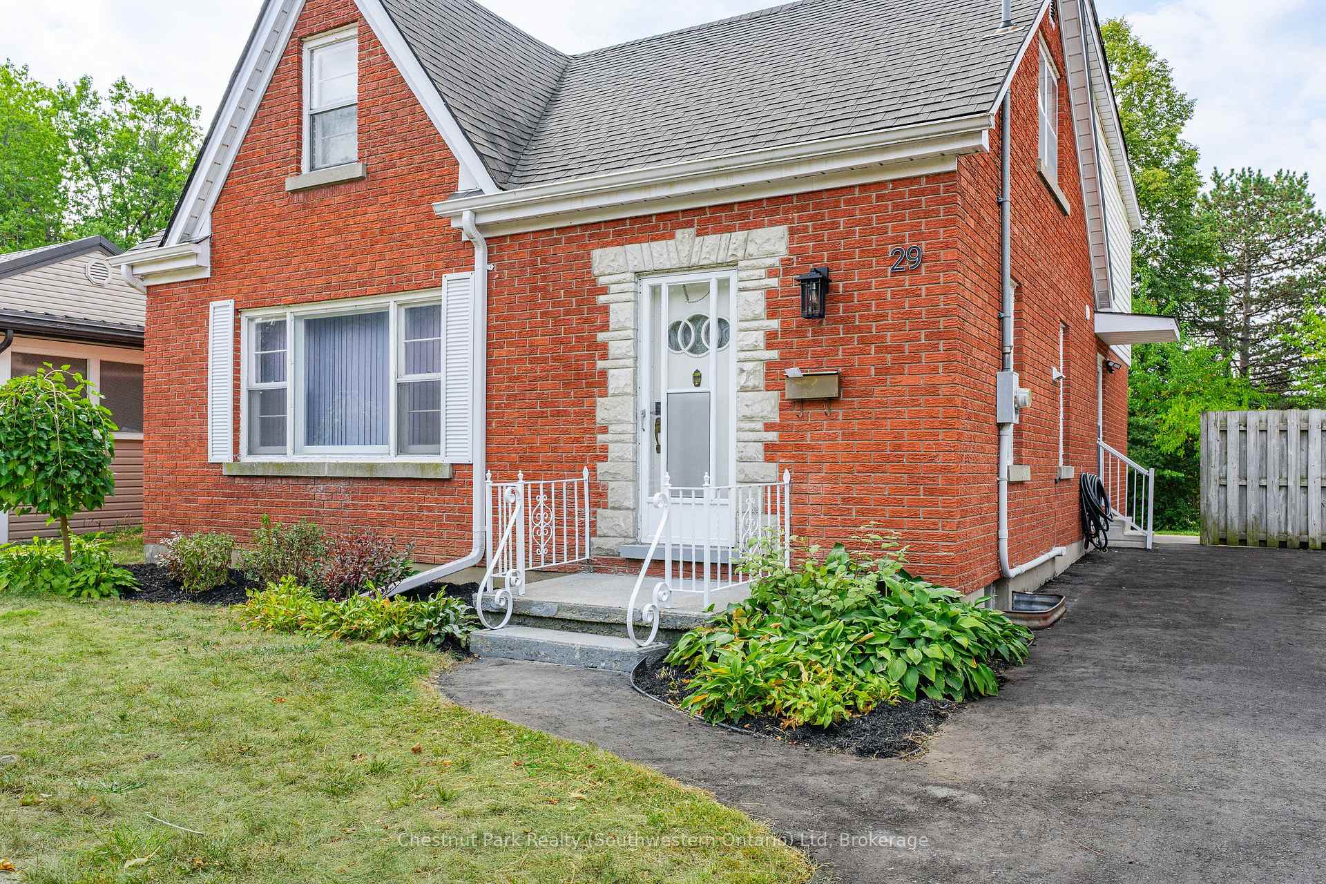 Photo 3 of 29 Ridgewood Avenue, Waterloo — HOMEH