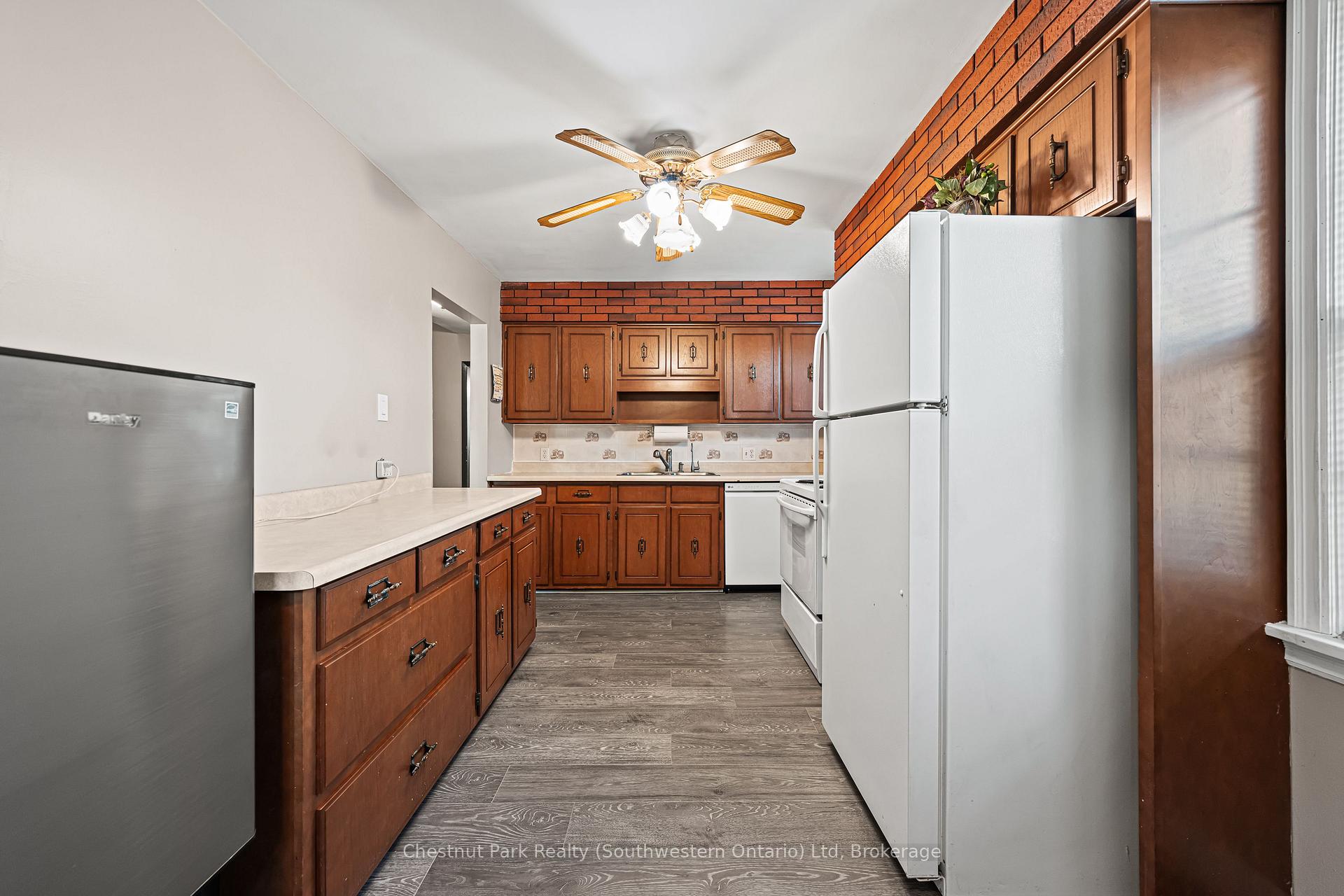 Photo 15 of 29 Ridgewood Avenue, Waterloo — HOMEH