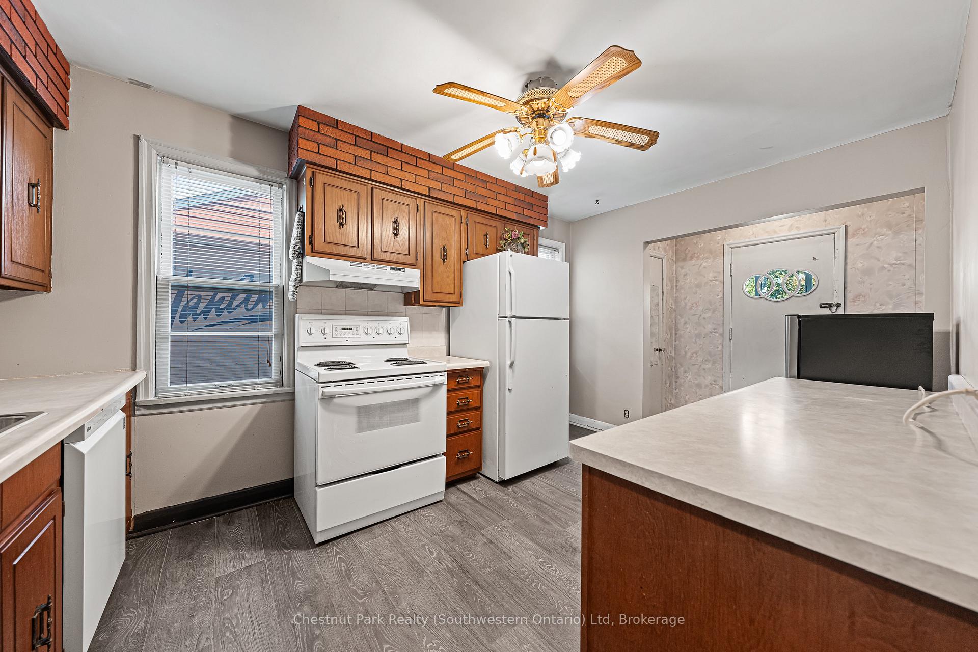 Photo 18 of 29 Ridgewood Avenue, Waterloo — HOMEH