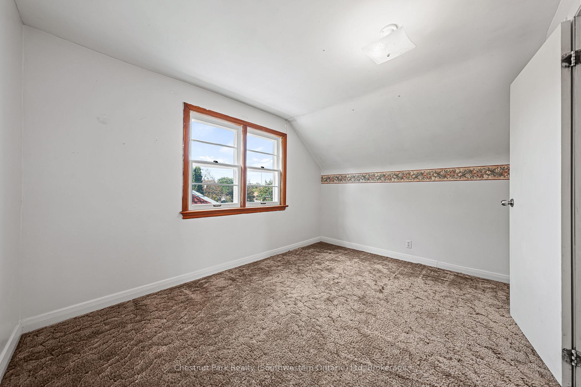 Photo 23 of 29 Ridgewood Avenue, Waterloo — HOMEH
