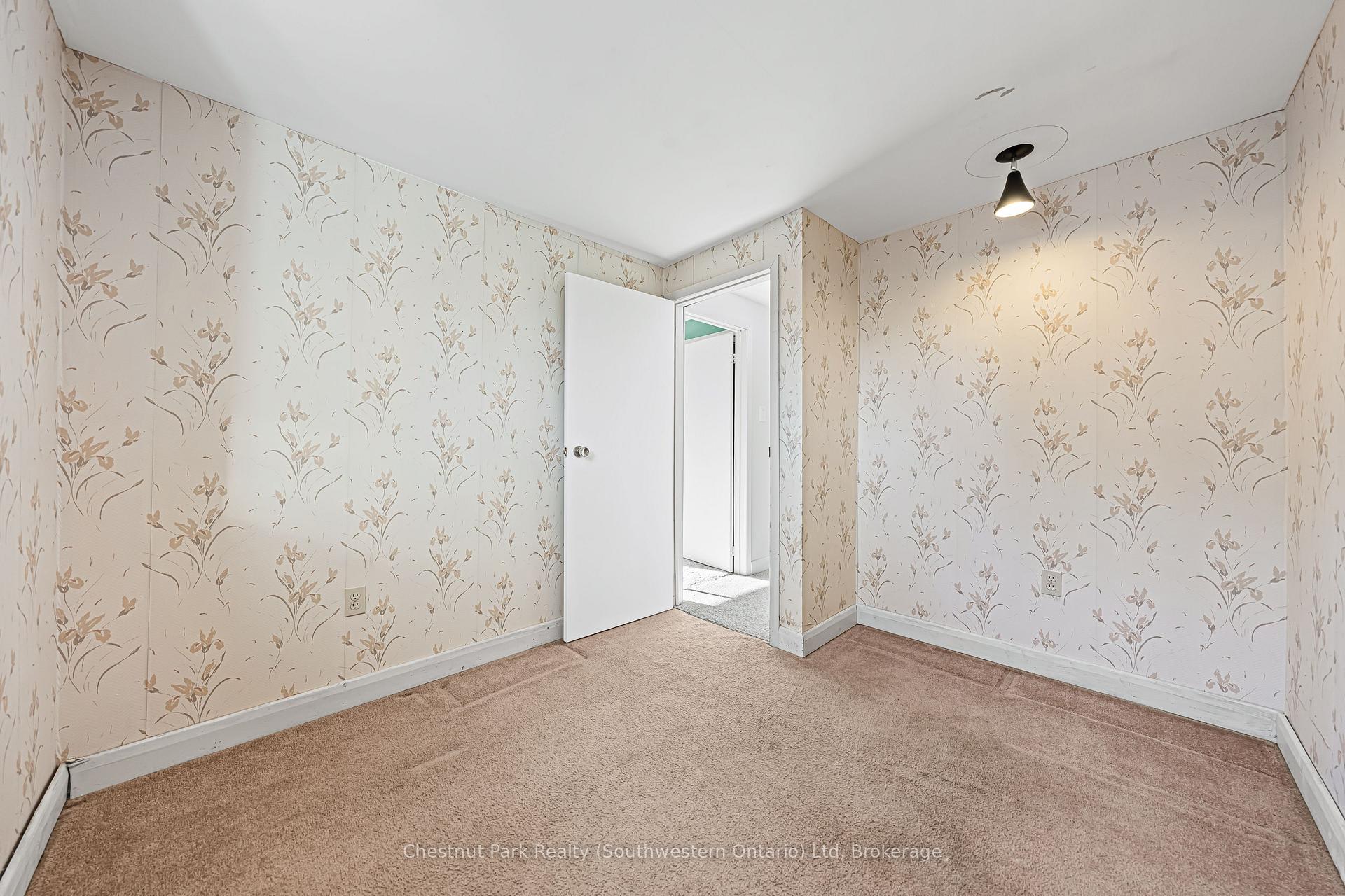 Photo 30 of 29 Ridgewood Avenue, Waterloo — HOMEH