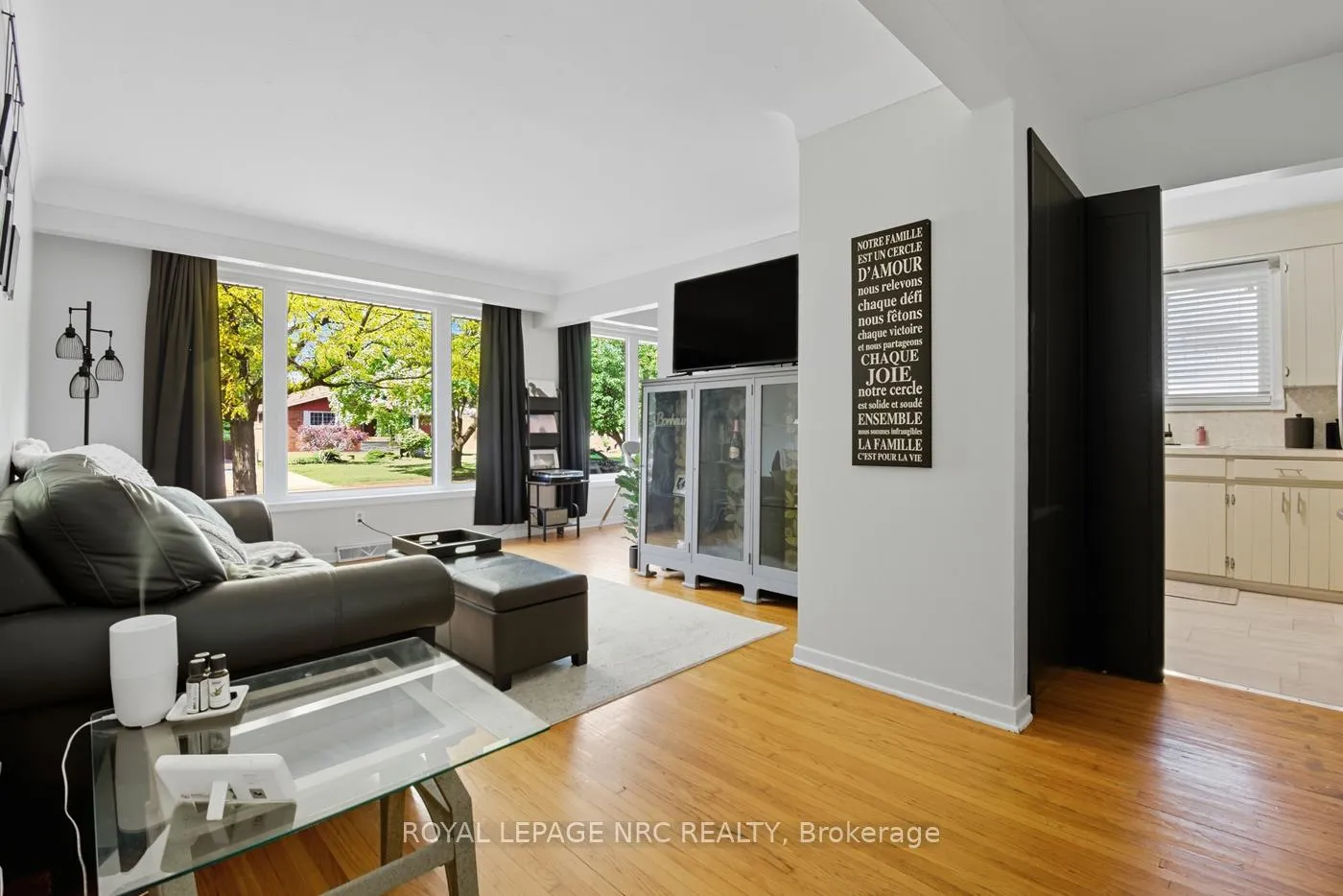 Photo 3 of 243 Gross Avenue, Welland, Broadway — HOMEH