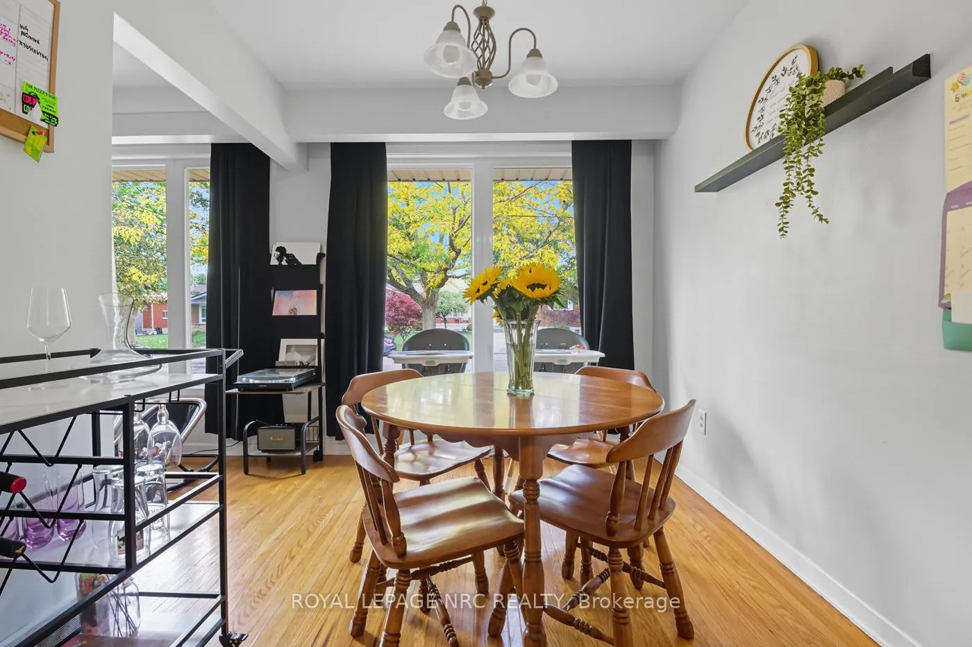 Photo 7 of 243 Gross Avenue, Welland, Broadway — HOMEH